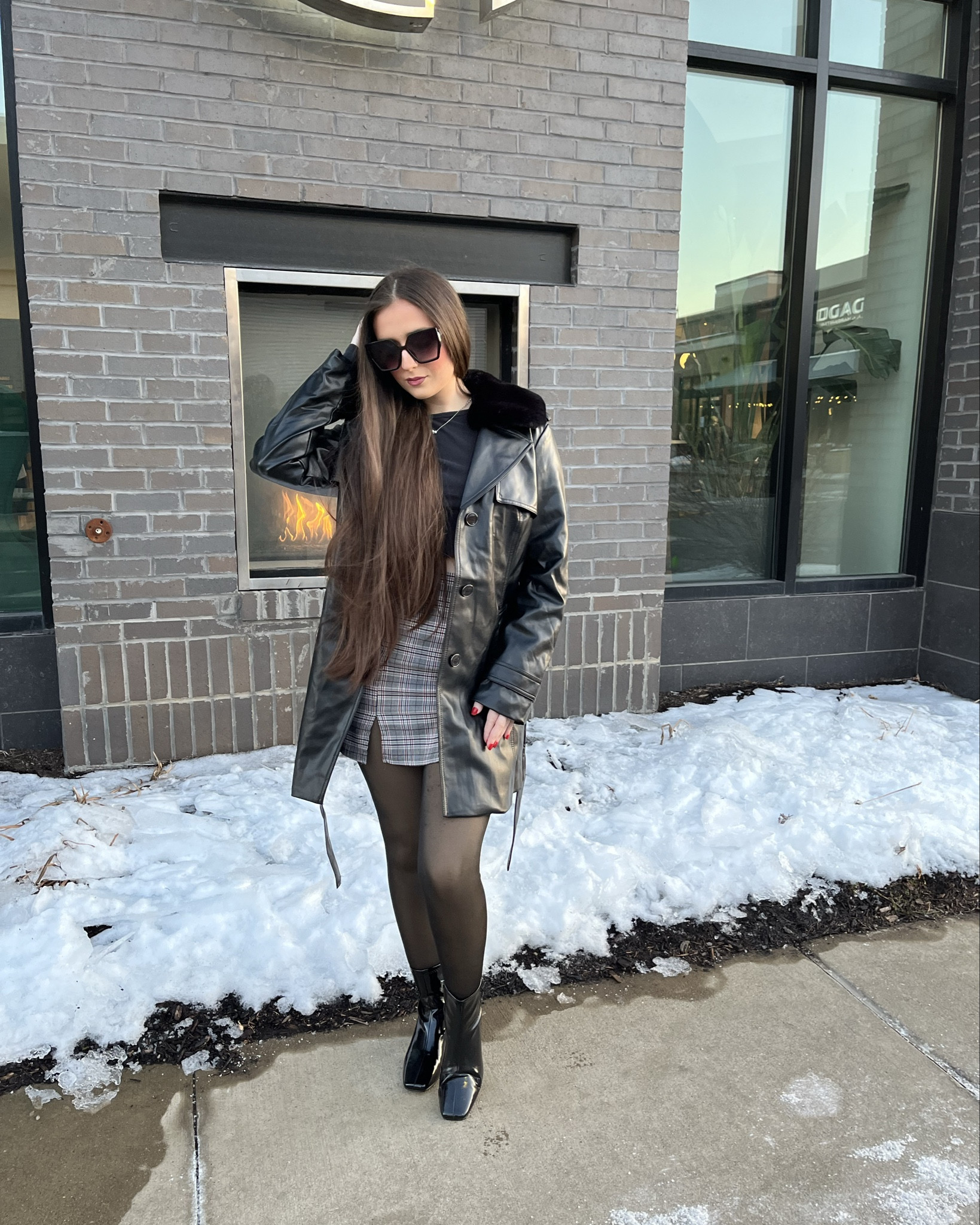 Vince Camuto coat, so chic and stylish! The faux fur collar detaches and it’s the softest I’ve felt. 

🔗 https://lvnta.com/lv_t03xLrDIfW3n58vp7w

#wintercoat #chiccoat #VinceCamuto #VinceCamutocoat #winterchiccoat #VinceCamutostyle #fauxleathercoat  