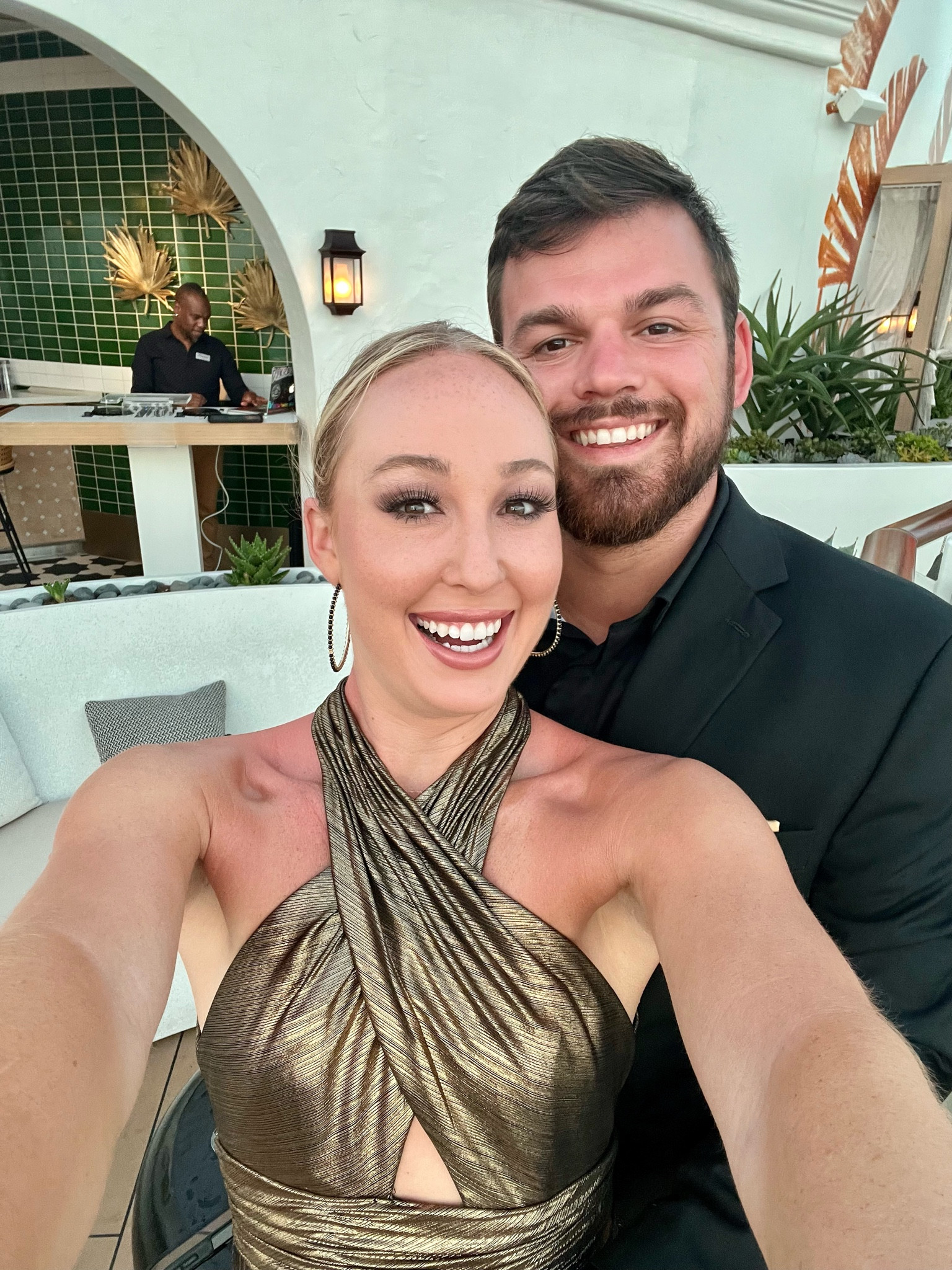 Everything I used to get this glam makeup look!

Dibs: Shade 2 You Do You
Dibs Highlight: Good Life Gold
Mac Bronzer: Matte Bronze
Ilia Skin Tint: Diaz
Mac Studiofix Powder: C4
Mac Lipstick: Modesty
Dior Lip Oil: Rosewood
Charlotte Tilbury Cream Shadow: Champagne Pink
Benefit Eyeliner: Brown
Anastasia Brow Gel: Taupe 
Mac Eyebrow Liner: Taupe



#LTKbeauty