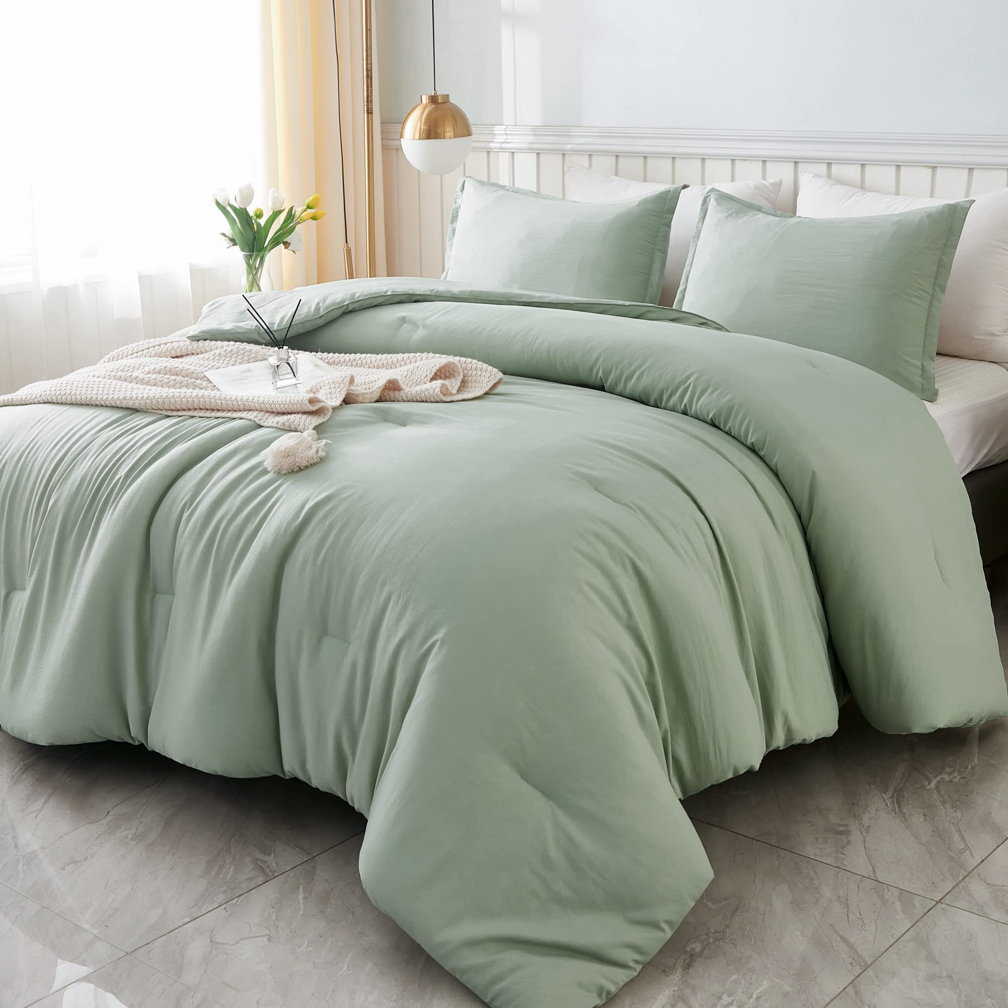 Amazon.com: Litanika King Size Comforter Set Sage Green, 3 Pieces Lightweight Solid Comforter King Size, All Season Fluffy Down Alternative Comforter Bed Set Quilt Blanket : Home & Kitchen | Amazon (US)