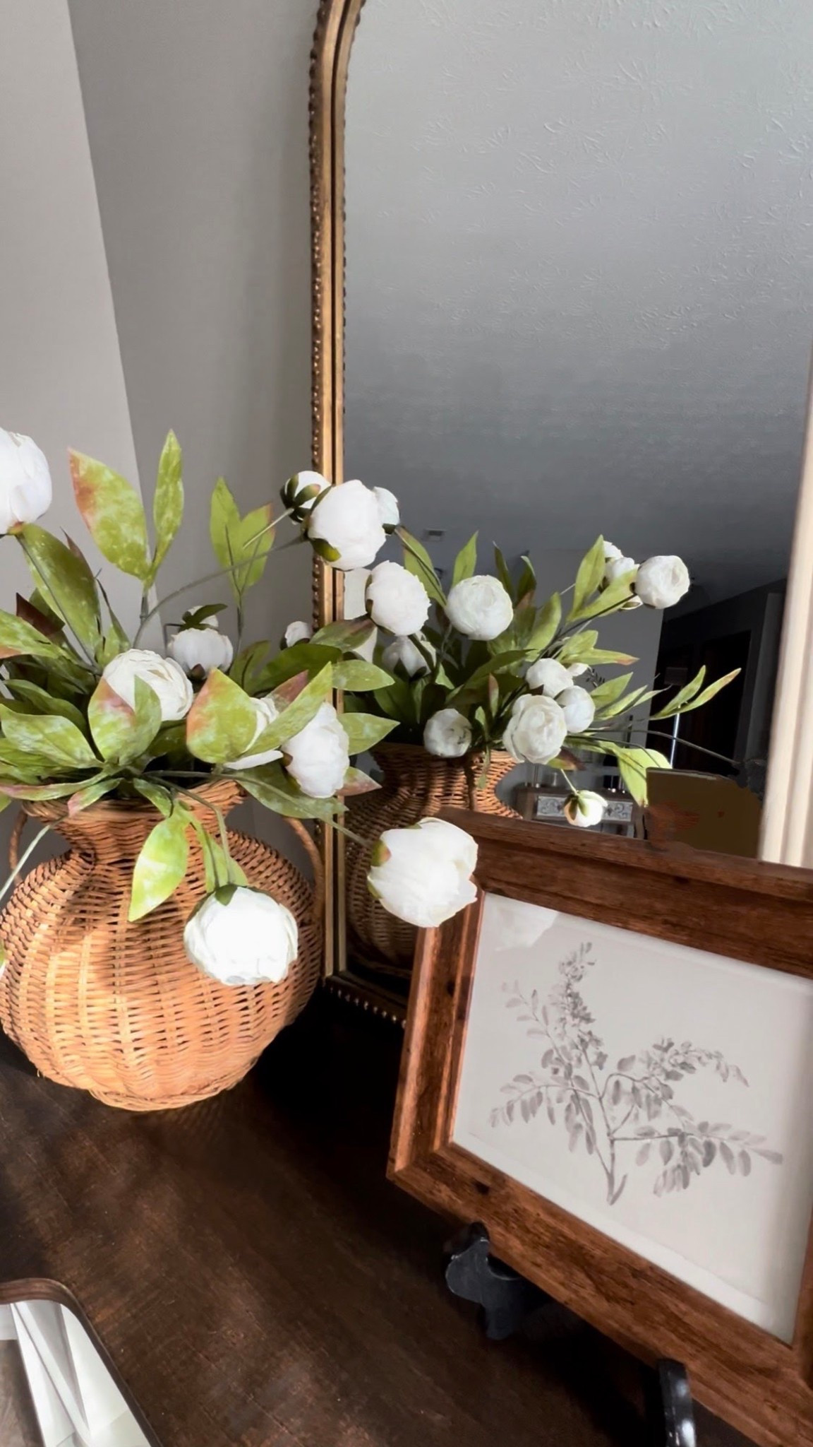 Beautiful viral stems with a sweet little picture 👌

#LTKHome #LTKSeasonal #LTKFindsUnder50