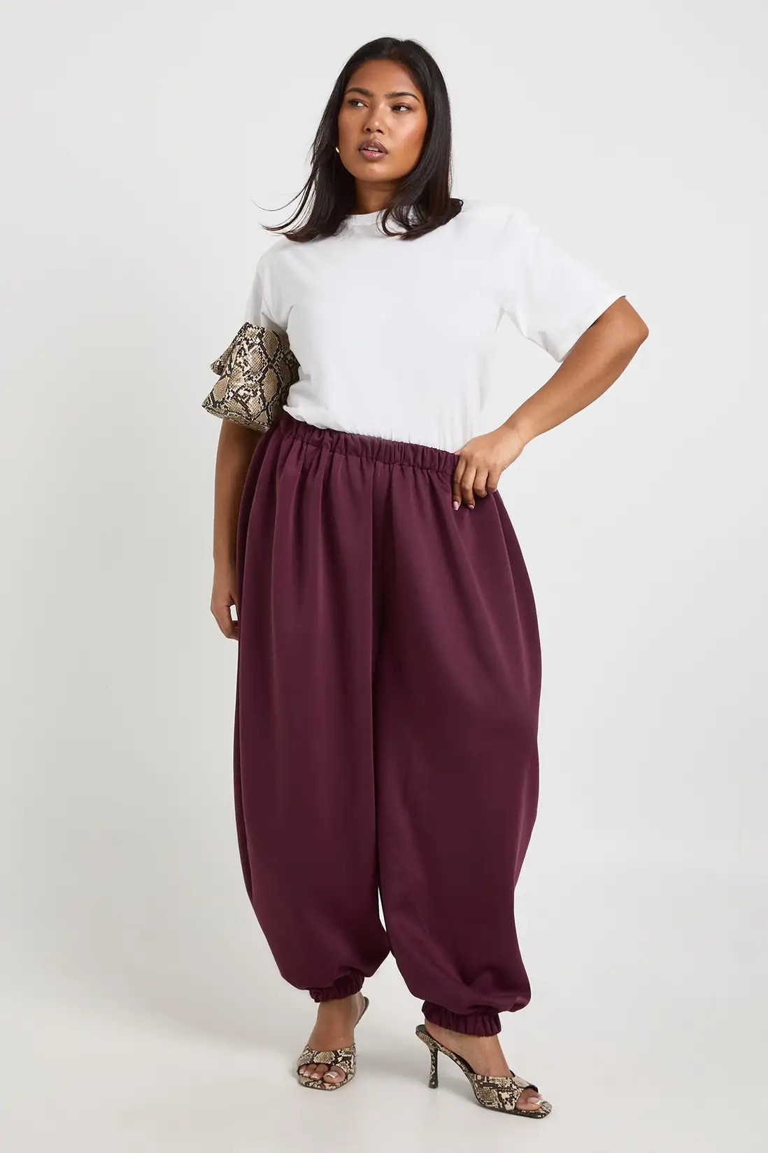 Burgundy boohoo Plus Balloon Trouser | PrettyLittleThing USA | PrettyLittleThing US