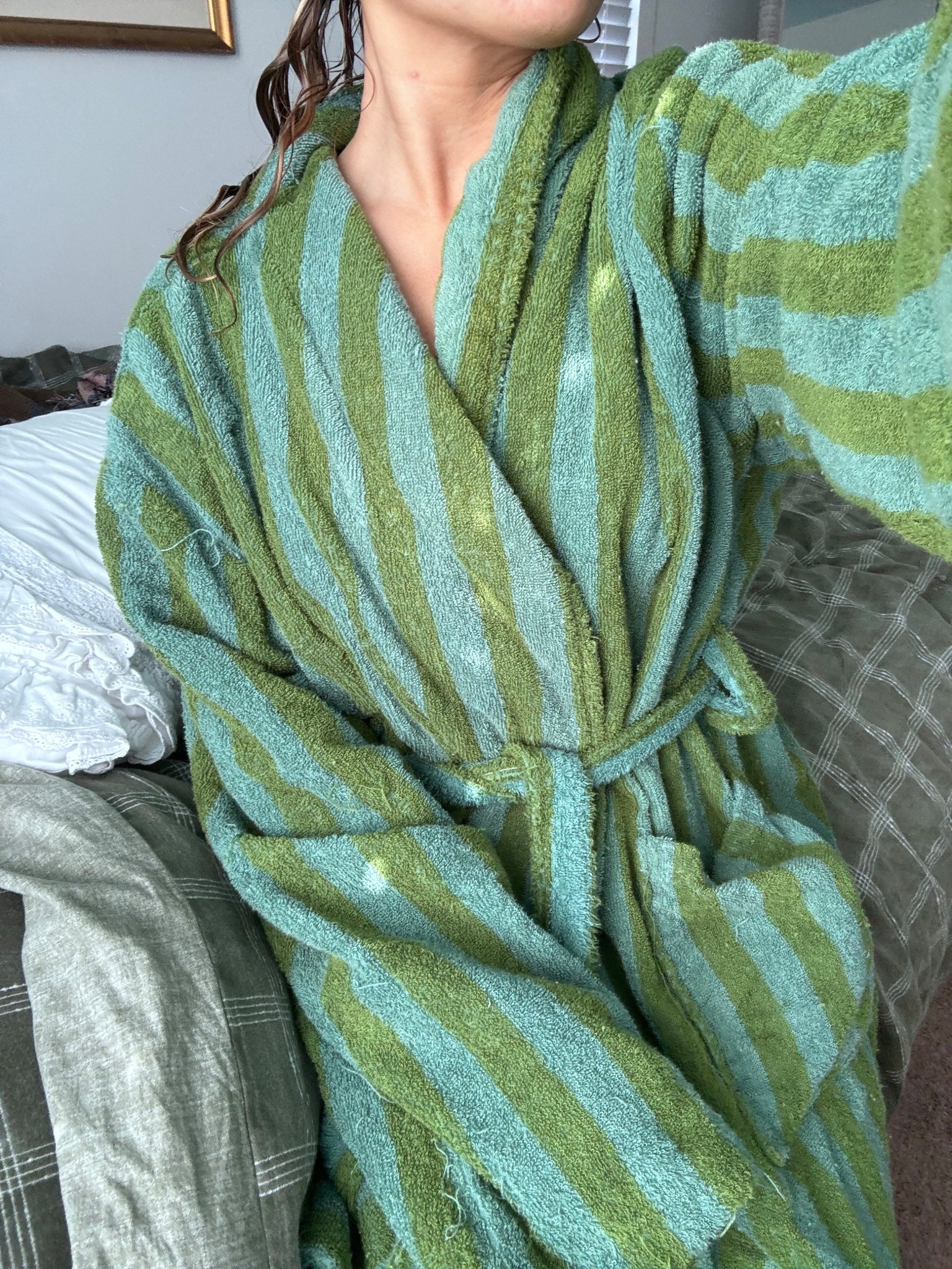 this robe is everything 🦚🧚🏼🥝 & it’s one size fits all / unisex! i’m around 5’0 and it goes all the way down to my ankles (which i love bc most robes hit around the calf if i get it in a small) 

#LTKootd #LTKgrwm #LTKdayinmylife