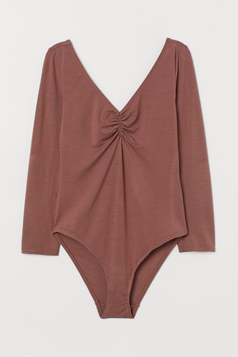 Fitted bodysuit in soft viscose jersey. Low-cut V-neck at front with gathered seam at top, low-cu... | H&M (US + CA)