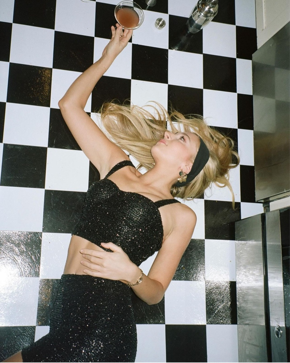 come over I’m making martinis @majeparis