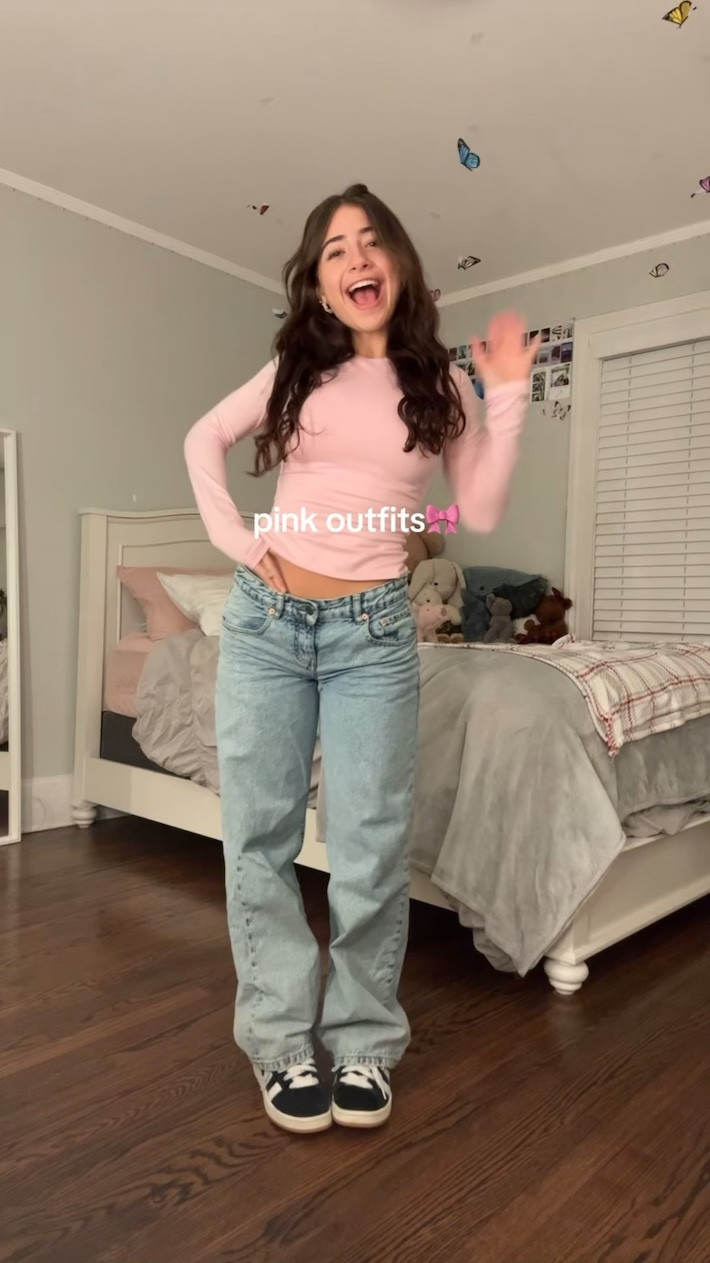 pink!!
1- 
top: amaré (s)
jeans: motel rocks (low rise parallel) (80s light blue wash) (W26 L32)
2-
top: white fox (xxs)
pants: 00
3-
top: amaré (s)
jeans: 25
4-
top: xs
pants: brandy melville linen pants 
5-
top: small
sweatshirt: brandy melville 
jeans: xs
6-
sweatshirt: akimbo (s)
leggings: 4
7-
robe: pottery barn teen 
set: brandy melville 
(if a brand is listed instead of a size it means it is unavailable on here) i also added some extra pink things i thought we’re cute😚😚🎀