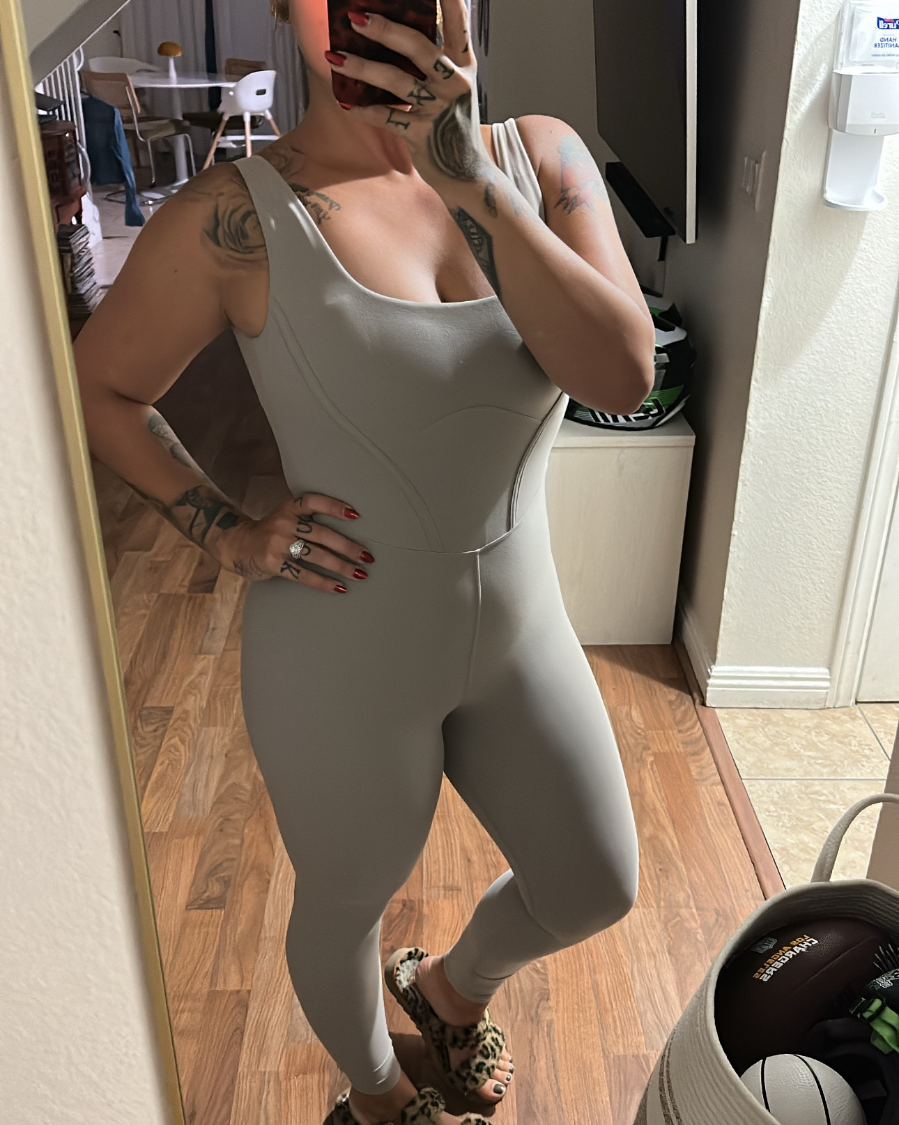 GLOWMODE ✨
from SHEIN 
Sku: st2302224999435913
Color : khaki 
Size - M

#LTKActive #LTKStyleTip #LTKSaleAlert