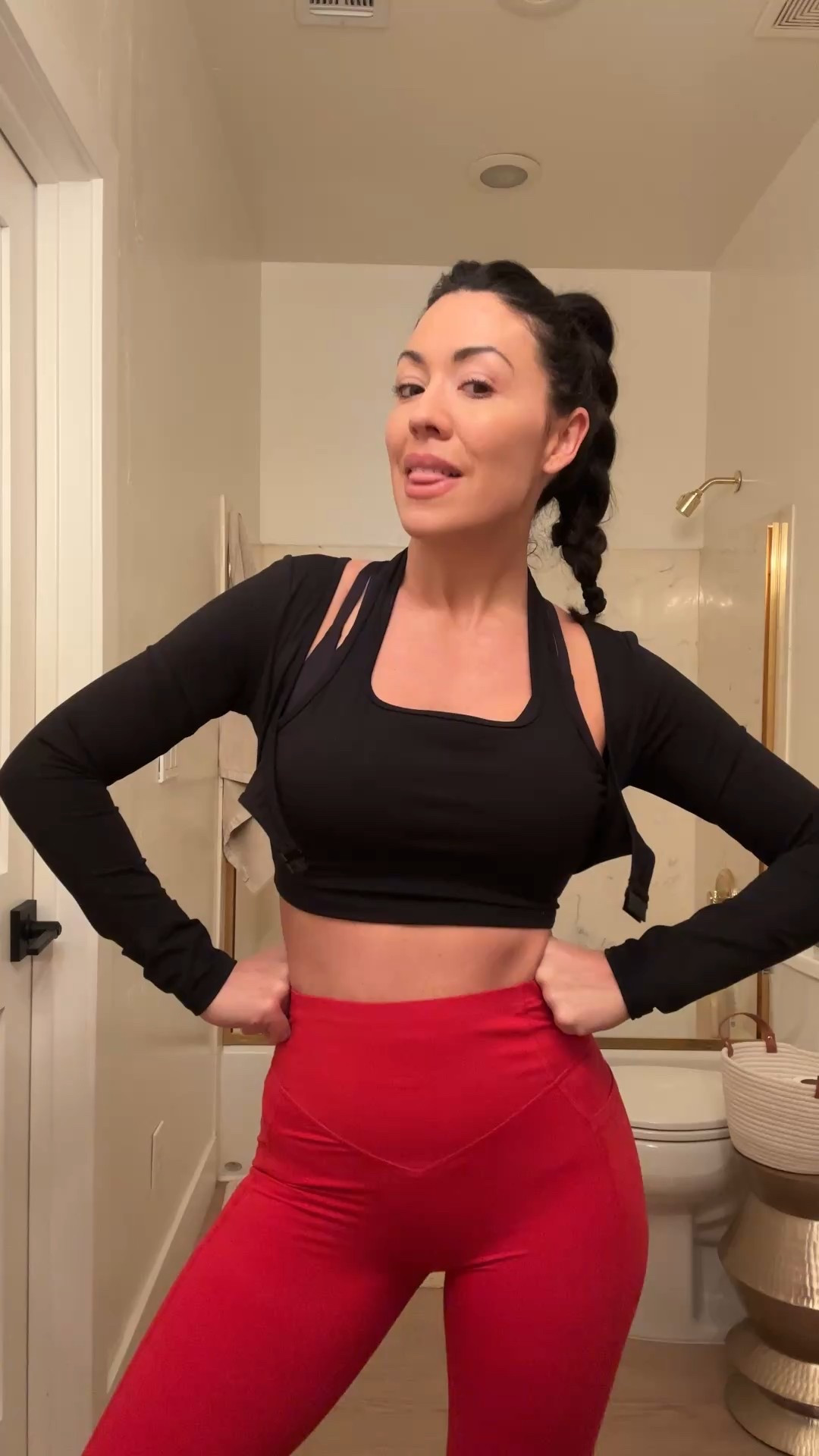 First 5 miles in the books!! Linking what you may have seen in this video!
Halara buckle top size small
Halara leggings size small
Brooks running shoes 
Silicone tape 
Scar gel 
Kion aminos 


#LTKActive #LTKShoeCrush #LTKStyleTip