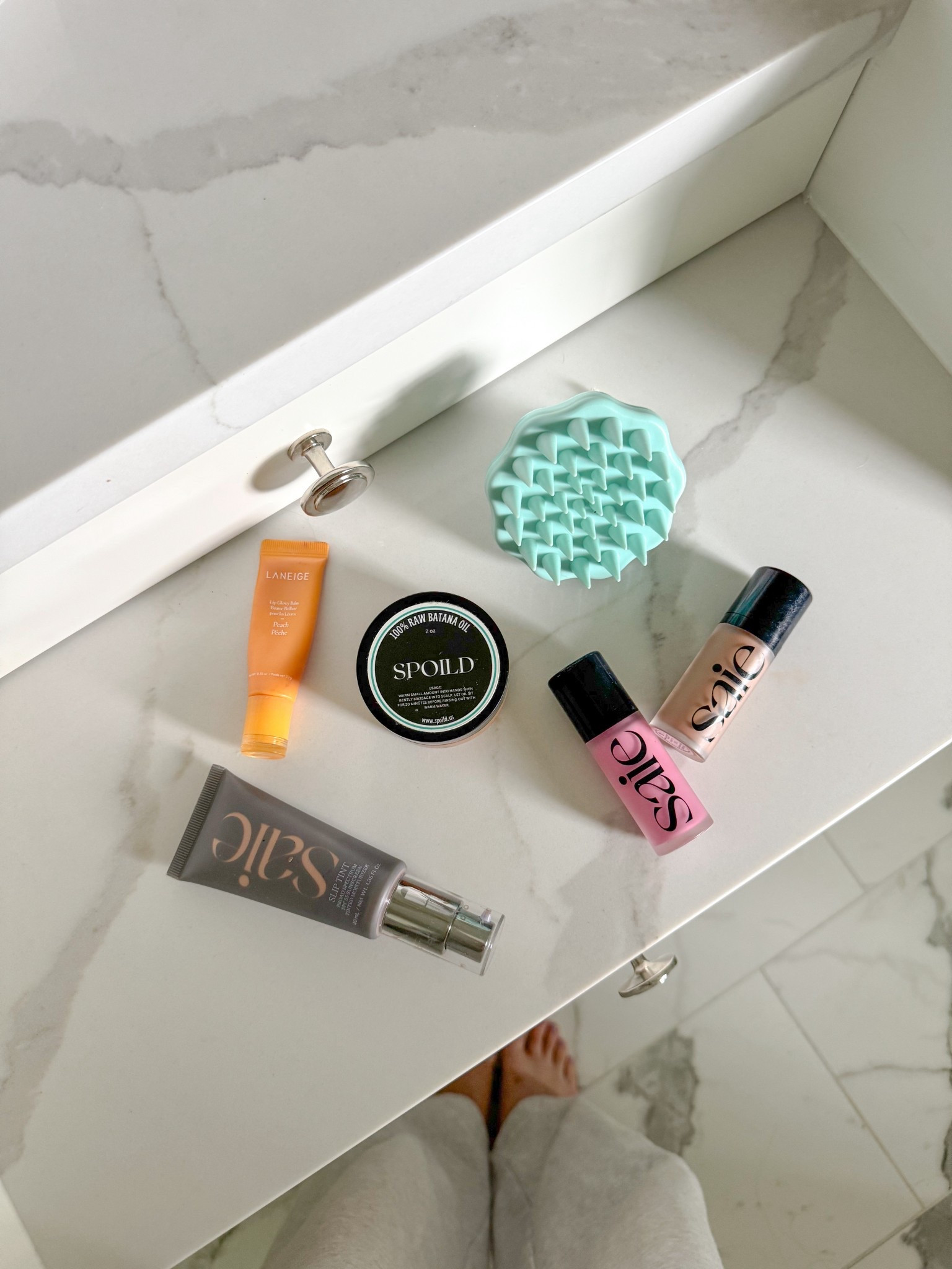 Hair wash days are when I love to slather my hair in a good oil! I’ve been using Batana oil for almost a year now and the dramatic difference I’ve seen in my hair growth is crazy! Some fresh clean girl makeup and I’m ready to go! 

#LTKFindsUnder50 #LTKStyleTip #LTKBeauty