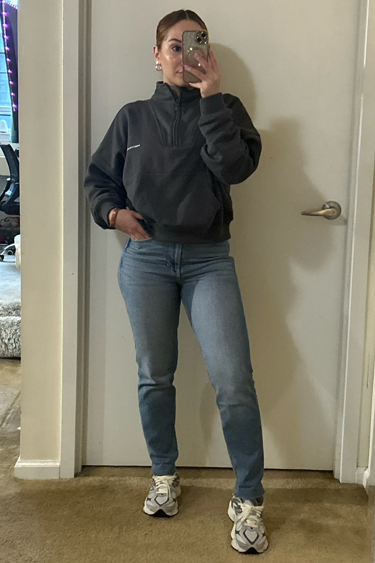 Casual fit #petitefriendly

Sweater wearing XS
jeans 00R

#LTKStyleTip #LTKFindsUnder50