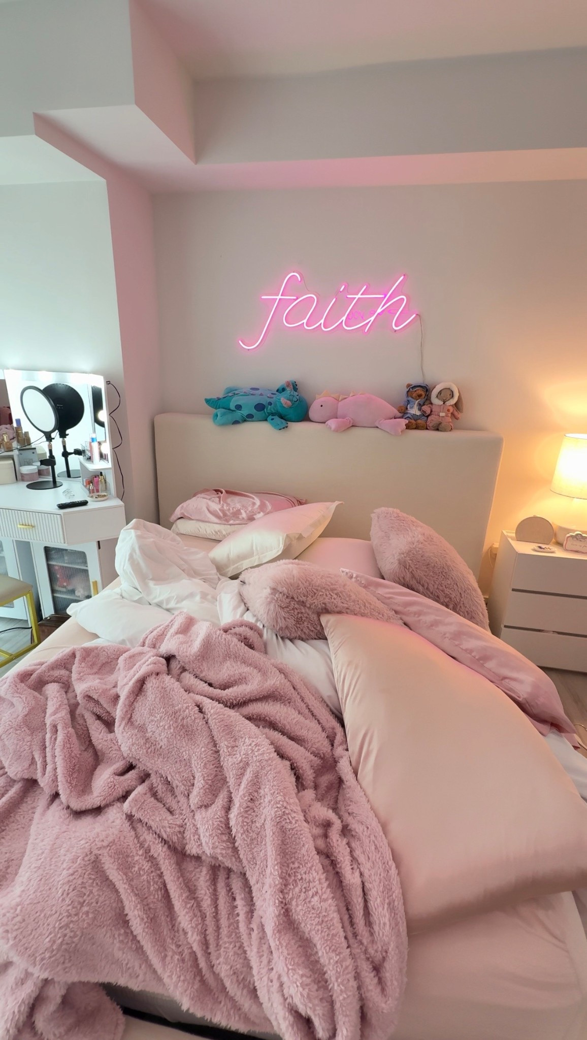 my bed is from wayfair i always get so many questions 💓🌙