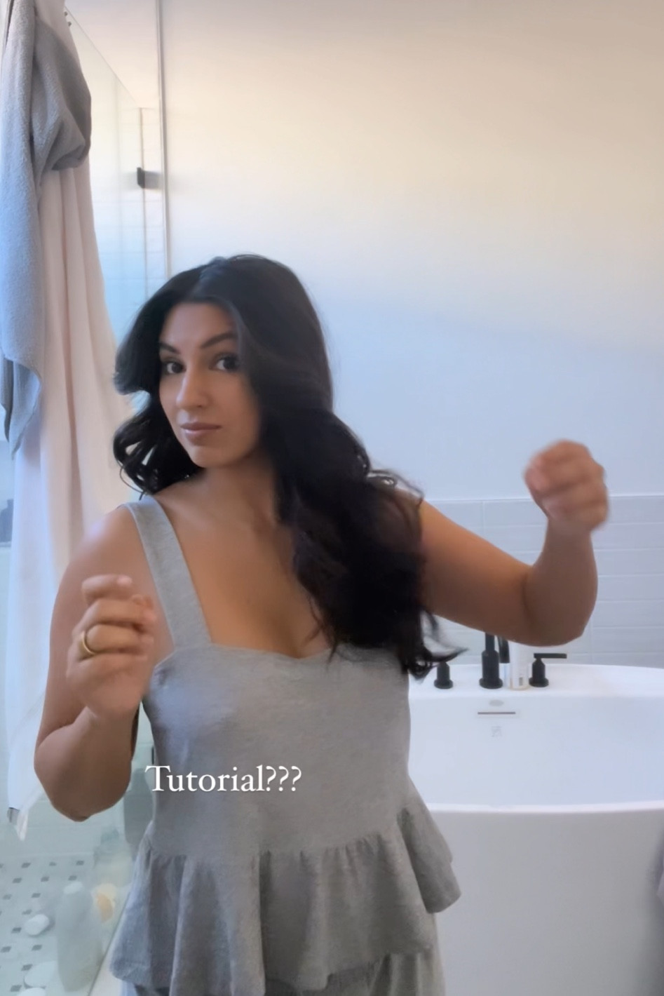 The softest pajamas that are PERFECT if you’re petite. I’m 5’0 and the crop length is 👍🏽👍🏽👍🏽

Petite fashion 