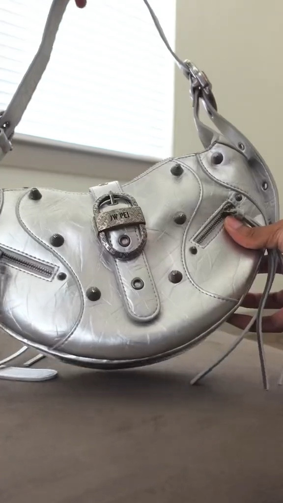 Top 4 JW PEI Handbags 

#LTKHoliday #LTKGiftGuide #LTKItBag