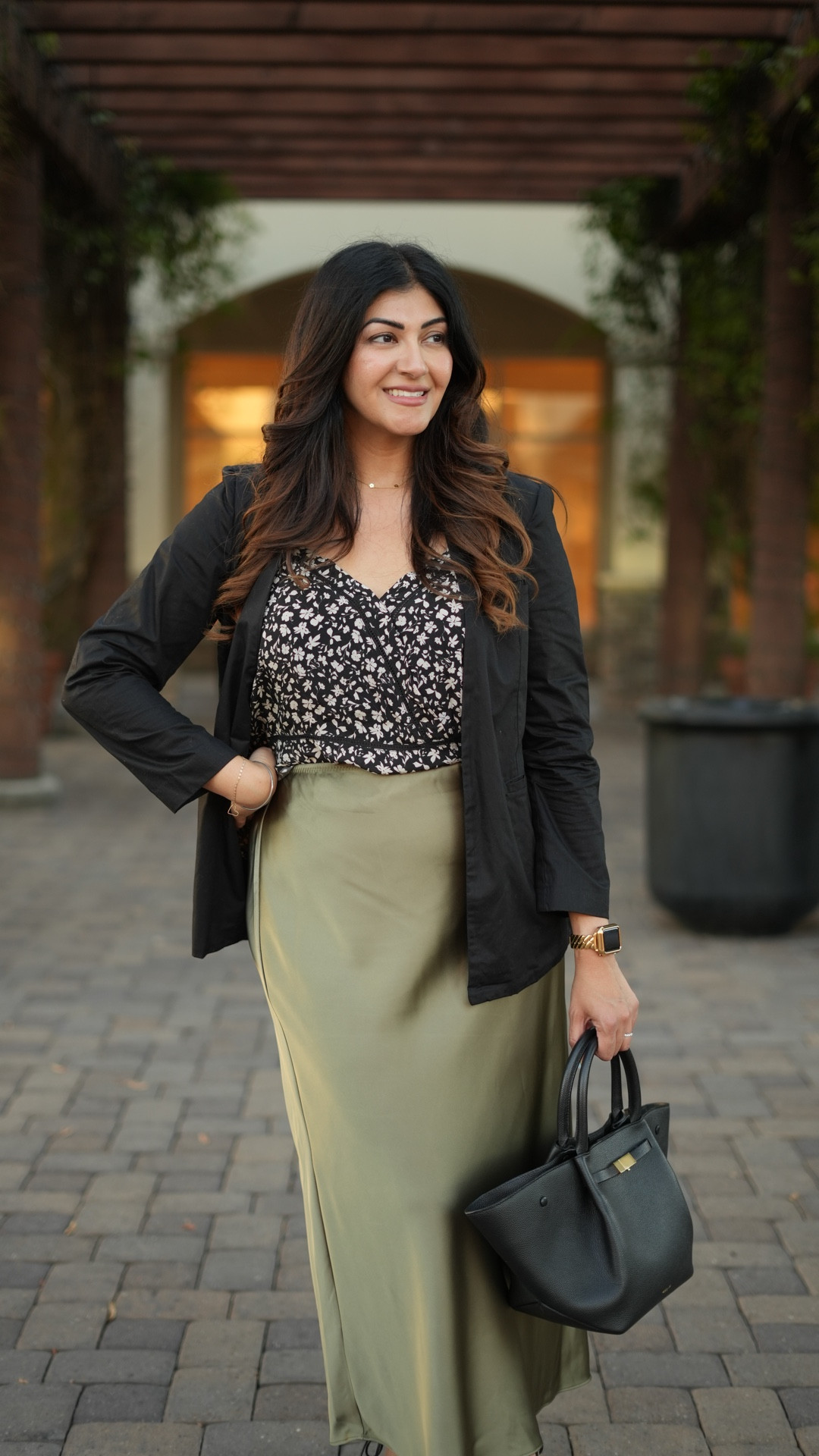 Lately, I’ve been reaching for pieces that feel good — not just look good. These sustainable staples from @shop.reistor remind me that mindful choices can still be modern, tailored, and wearable from work to weekend.
Because style isn’t just about what we wear — it’s about how it aligns with who we’re becoming. 🌿✨

Use code BABEETA10 for 10% off your purchase 
@shop.Reistor #reistor #reistorlife #thatsummerfeeling #ad 

Sustainable fashion / #workwear / 100% cotton  / #blazer #office

#LTKSeasonal #LTKMidsize #LTKWorkwear