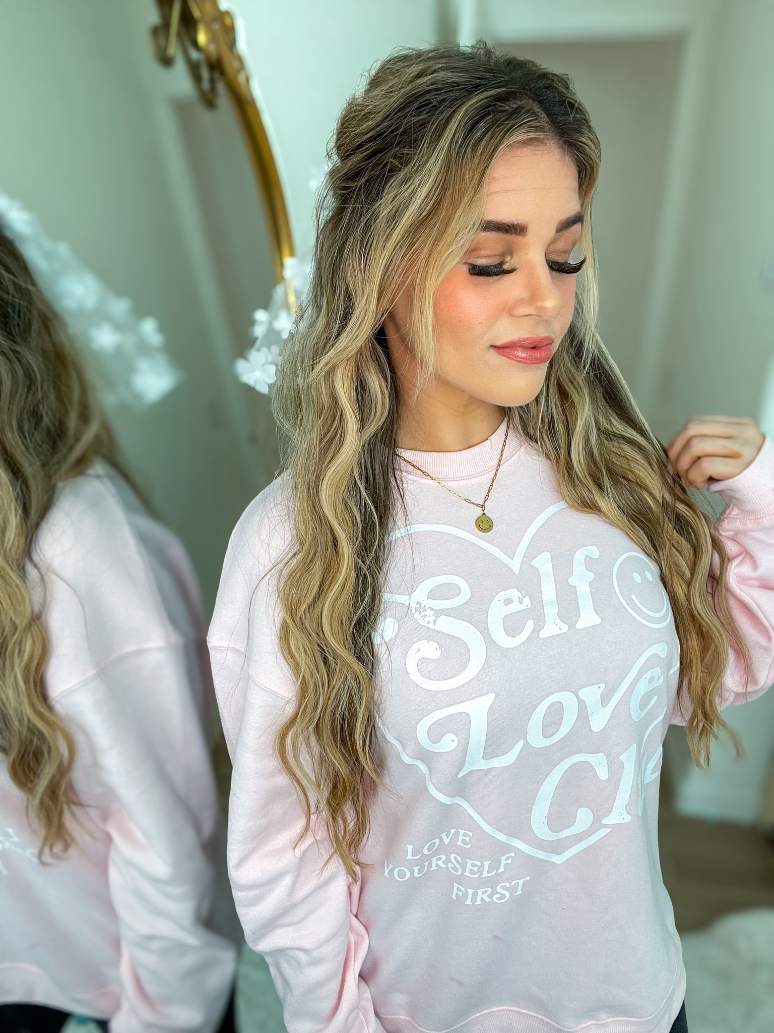 Self Love Club should be all year not just Valentine’s Day…but I love this combo for the V-Day vibes! 🤍🎀

#Bows #SelfLoveClub #OOTD #ValentinesDayInspo #ValentinesOutfit #SelfLove #DopamineDressing #Smiley #OversizedSweatshirt #Fashion #Trending #Pink 

#LTKSeasonal #LTKfindsunder50 #LTKstyletip