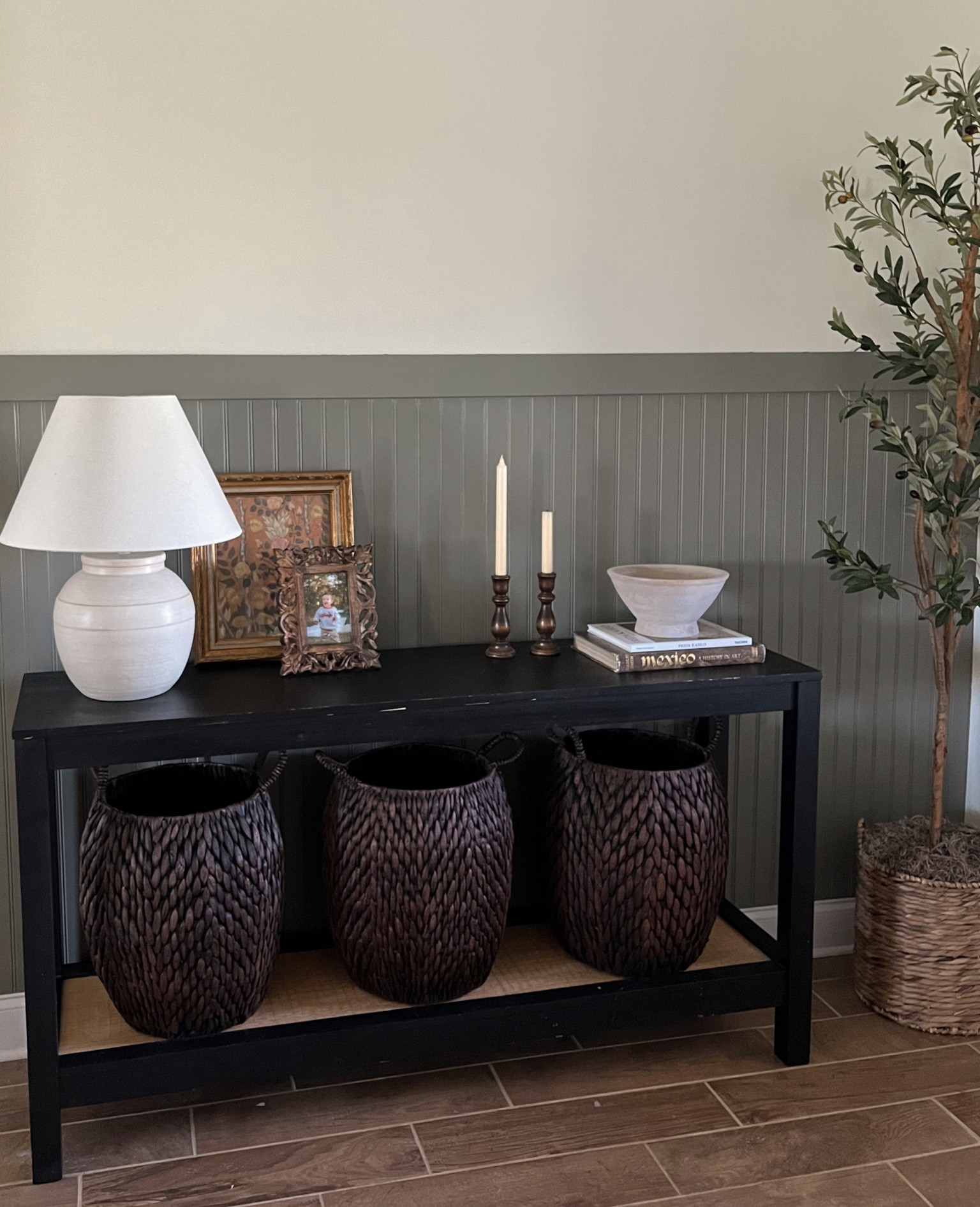 A little entry way makeover!!