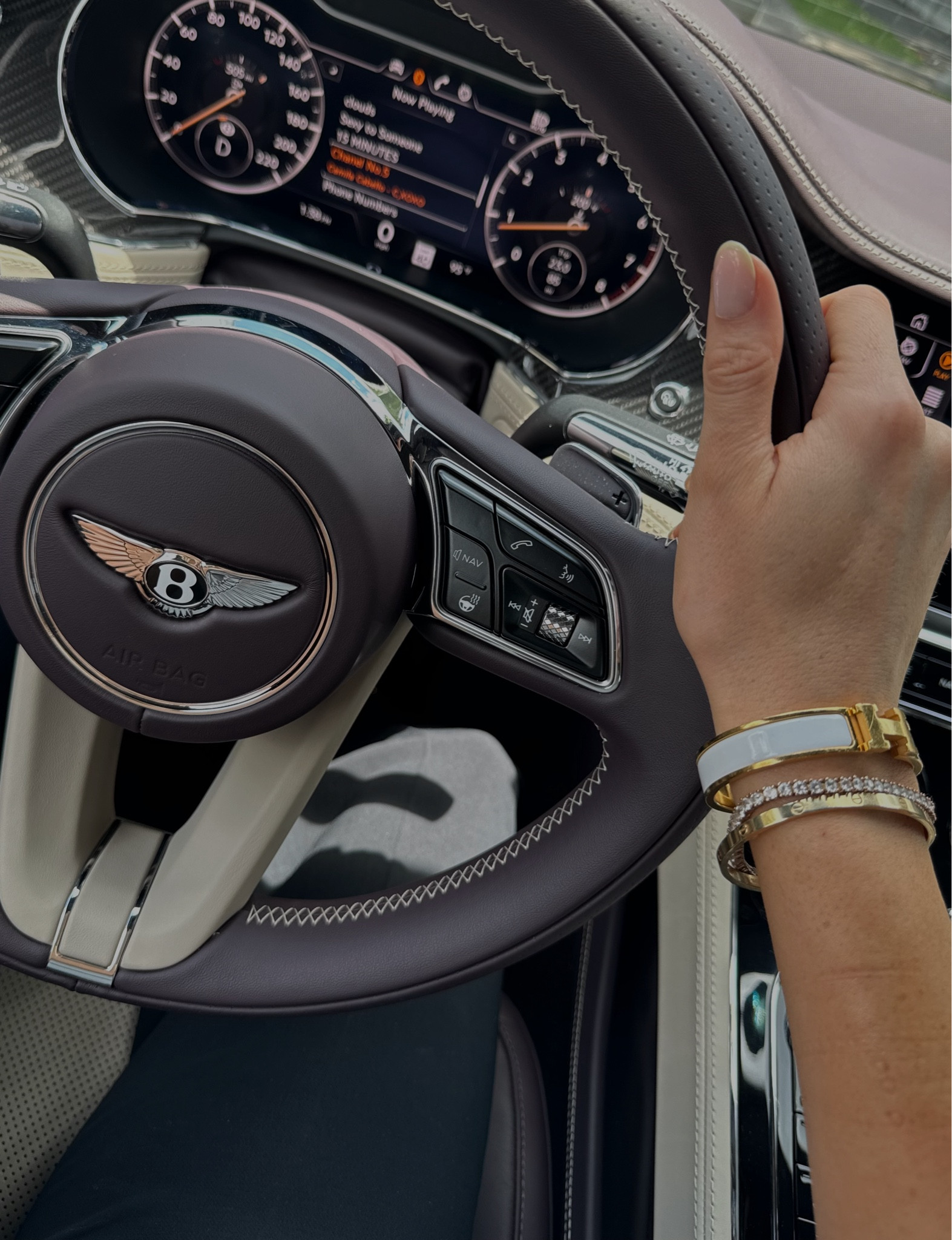 Some of my fav tennis bracelets 🫶🏼

Electric Picks and Ring Concierge 