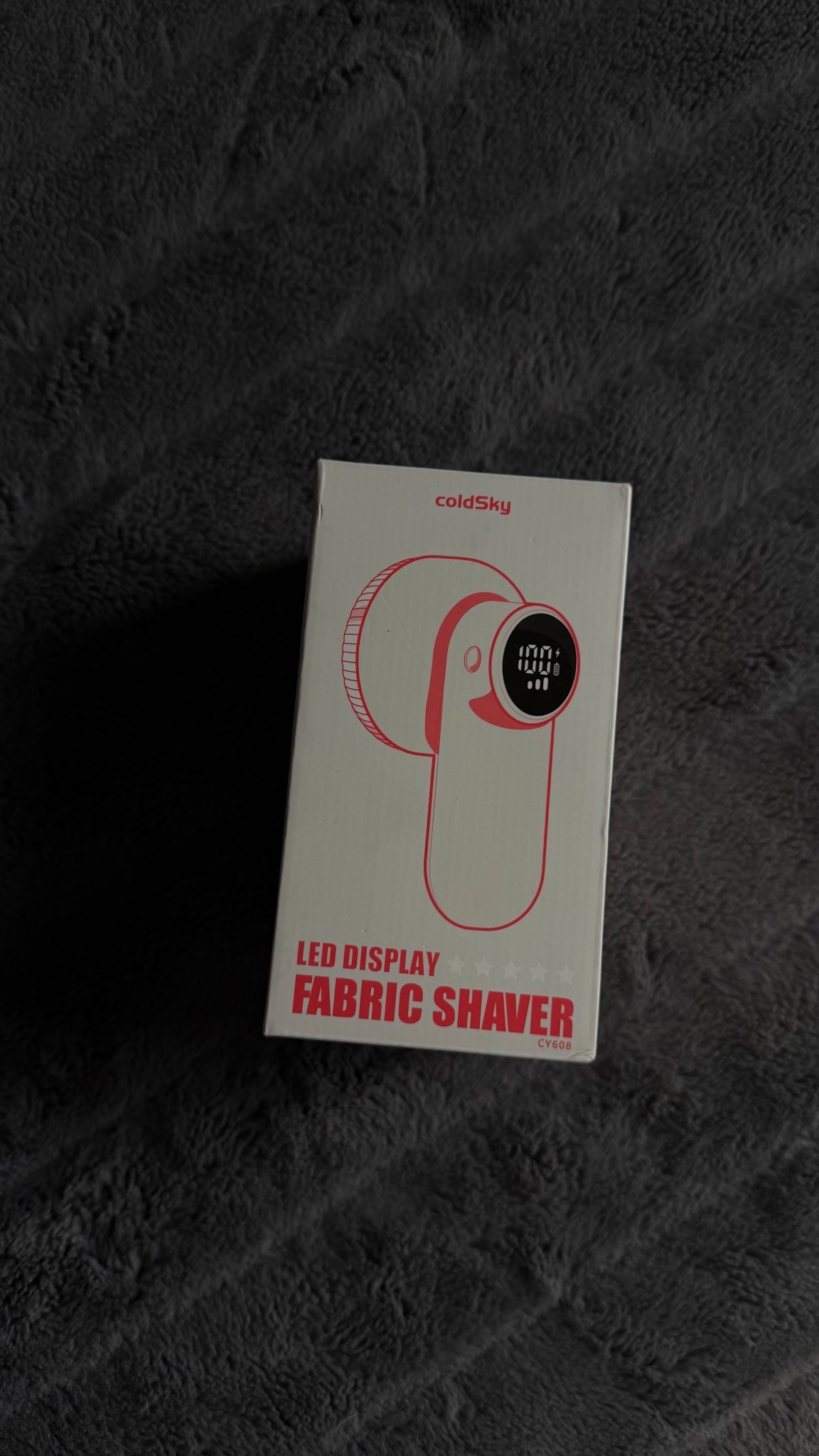 This fabric shaver takes your clothes from “worn” to “brand new” 😍