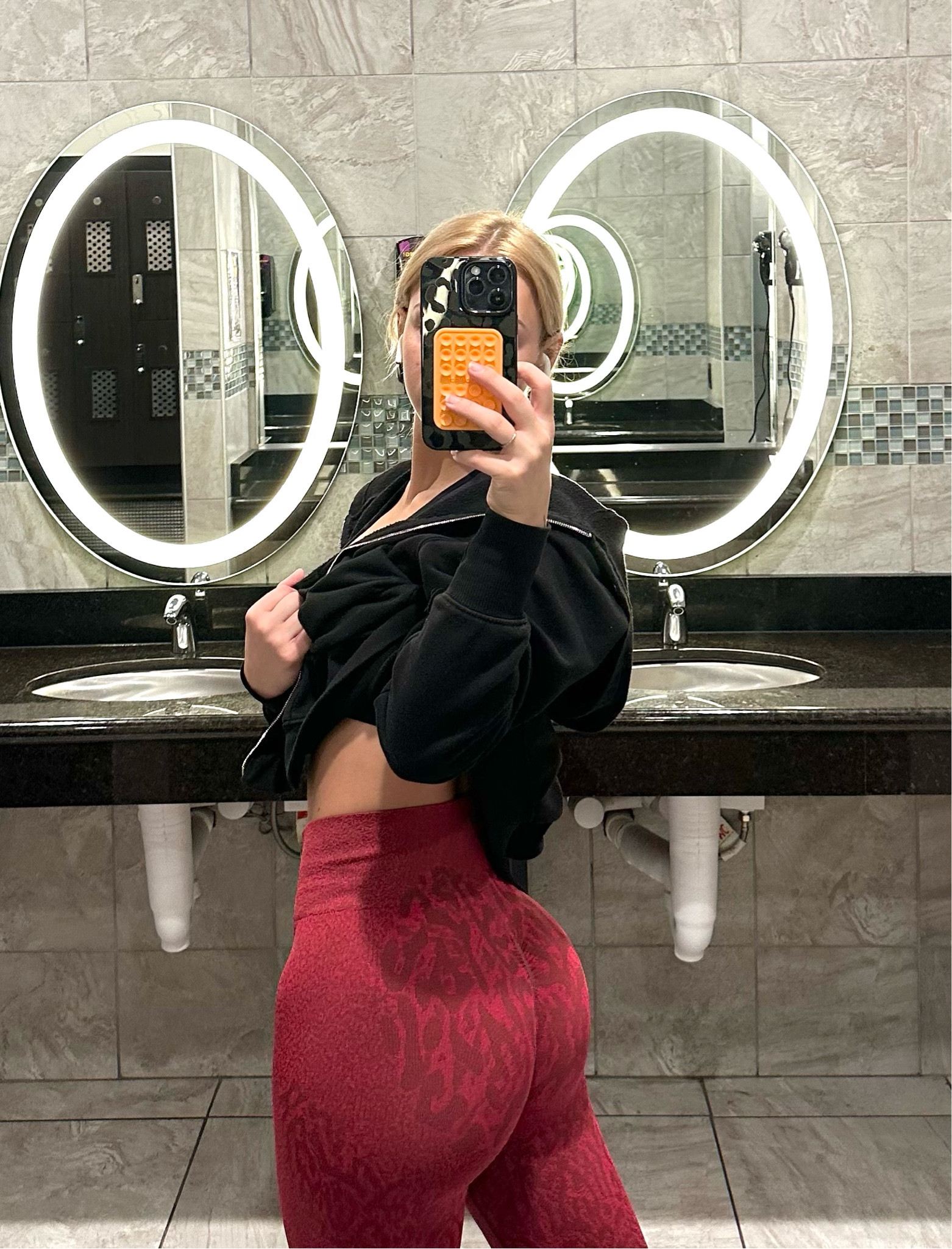 These leggings are the best and make the booty look SO GOOD! 👏🏼

#LTKFind #LTKfit #LTKunder50