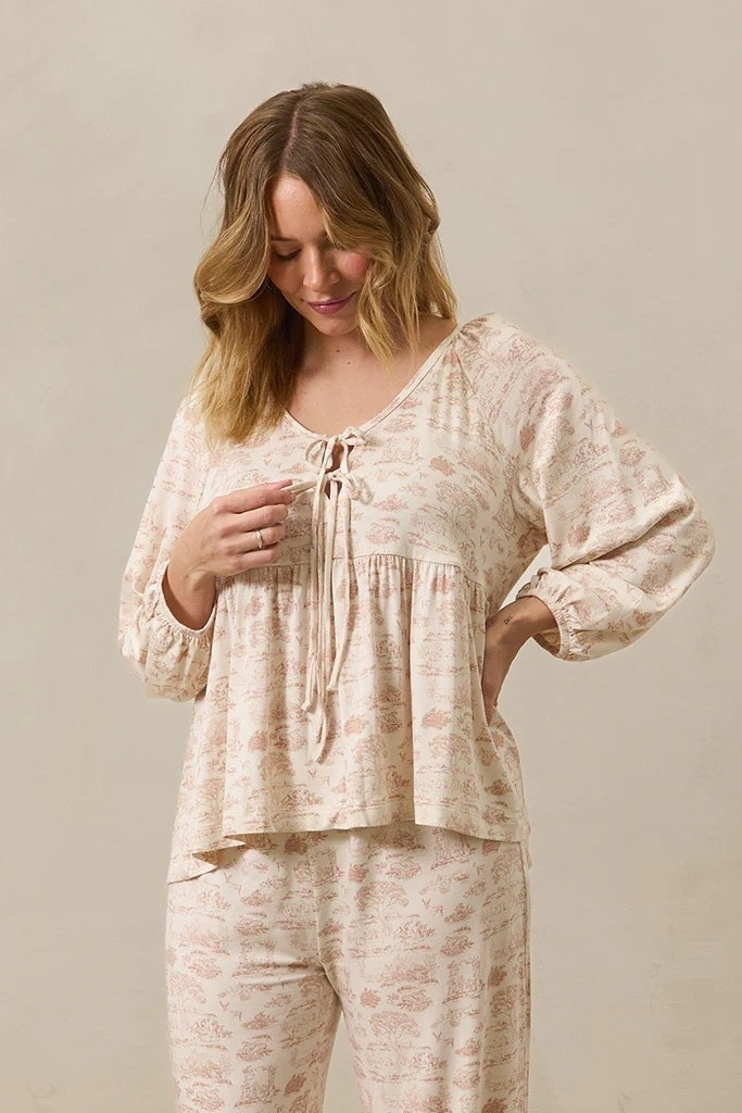 This sleep set is 100% exactly what I needed postpartum! Amazing and soft ✨🌙 #pajamaset #sollybaby #postpartum #maternity 

#LTKBaby #LTKU #LTKBump