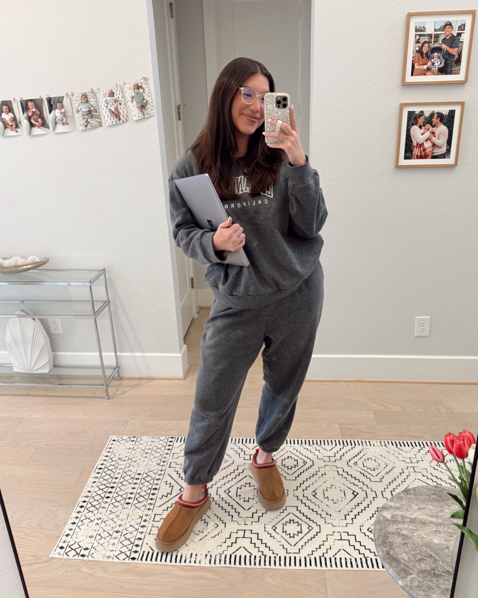Cold days = comfy wfh fits🩶

Midsize loungewear, midsize style, comfy outfit, sweatpants & sweatshirt, affordable find

#LTKMidsize #LTKPlusSize #LTKFindsUnder50