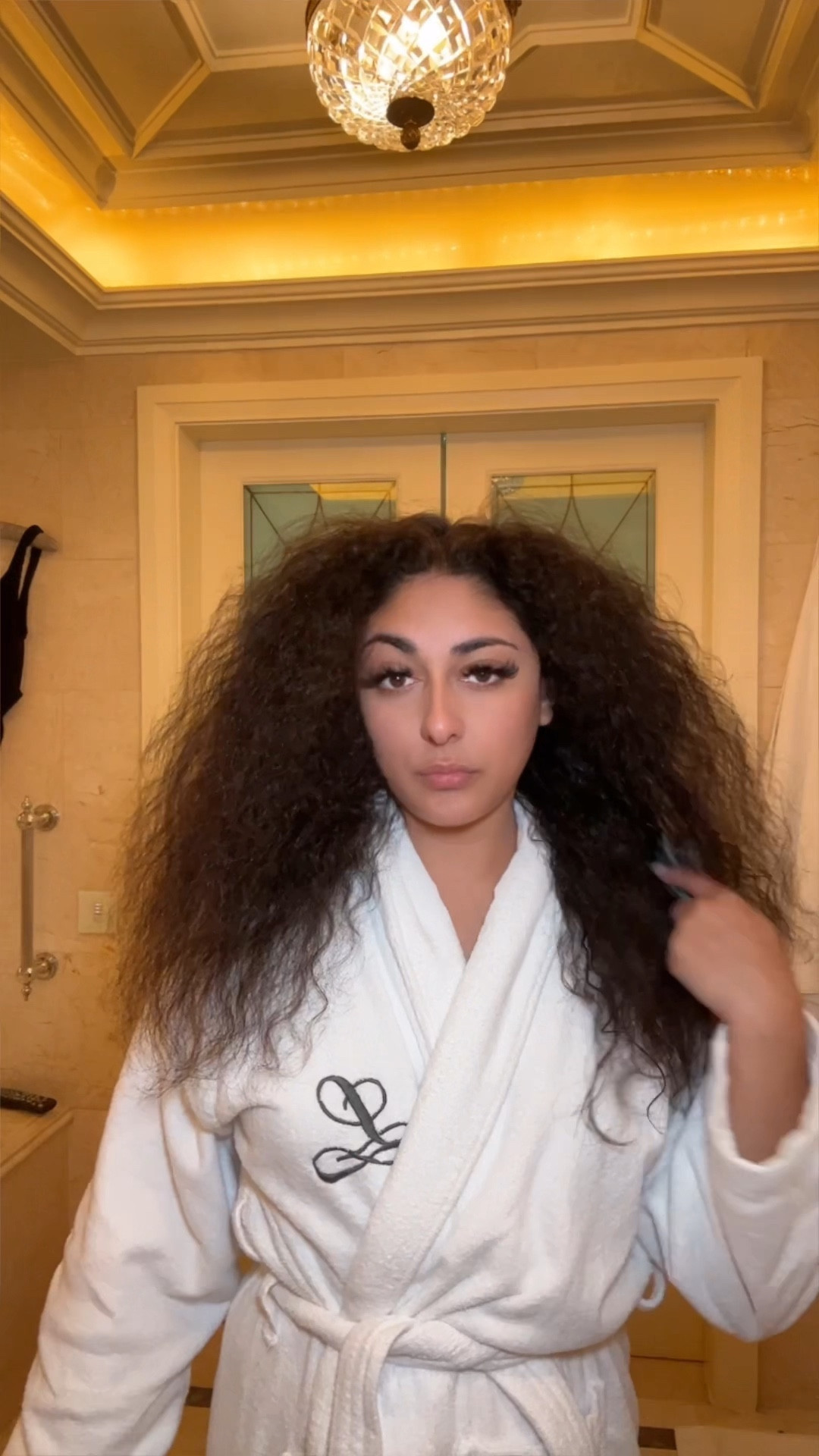 Lol at my mom FaceTiming my dad to show him the WHOLEEE room. leg
Anywayssss..... @ghd_northamerica @ghdhair straighteners are the only straightners that make my hair silky smooth and I freakin' love it! (PS. This is NOT an AD!) #curlyhair 

#LTKbeauty #LTKGiftGuide