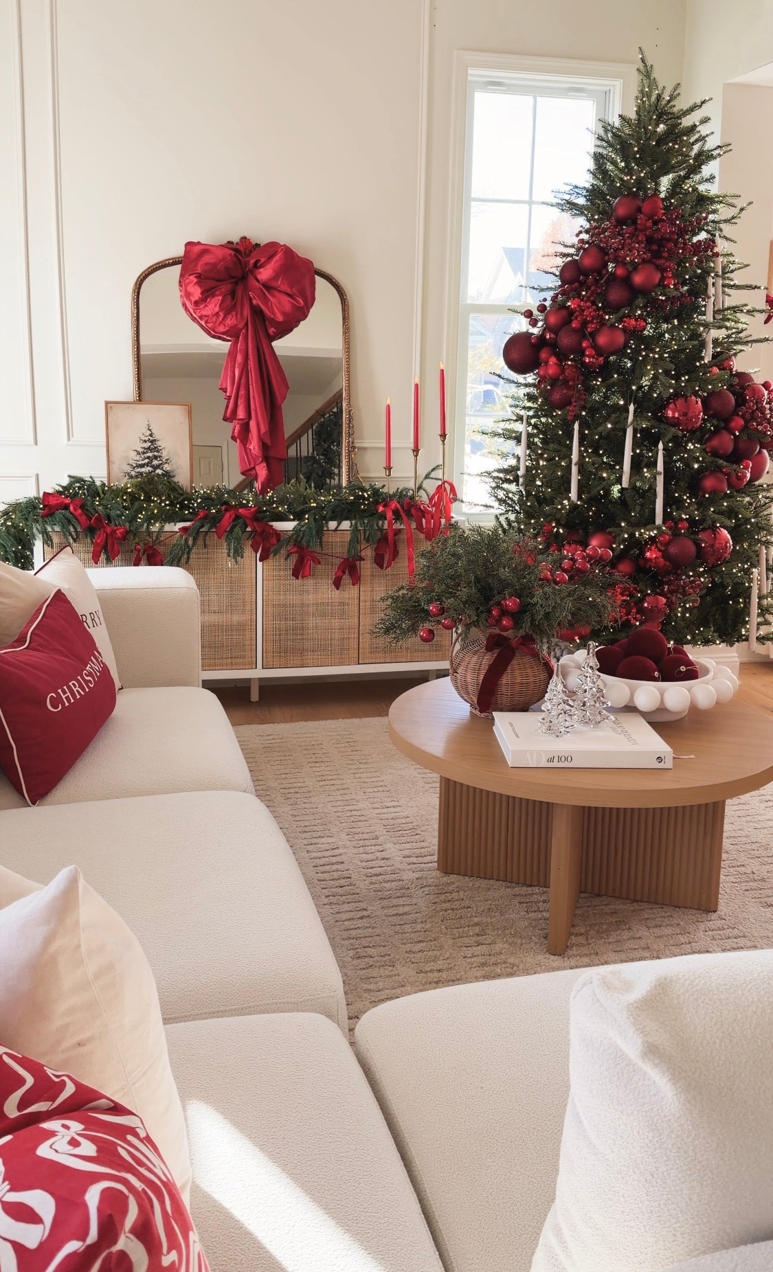 Red Christmas, classic Christmas, Christmas tree, Christmas decor 