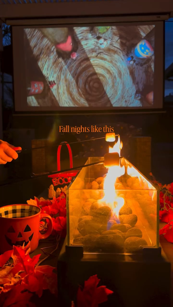 This is your sign to plan an outdoor Halloween movie night…Especially while the weather is still warm. 🎃🍿

What Halloween movie are you picking? 

#fallvibes #outdoormovienight #halloweenmovienight #halloweenideas #nightmarebeforechristmas