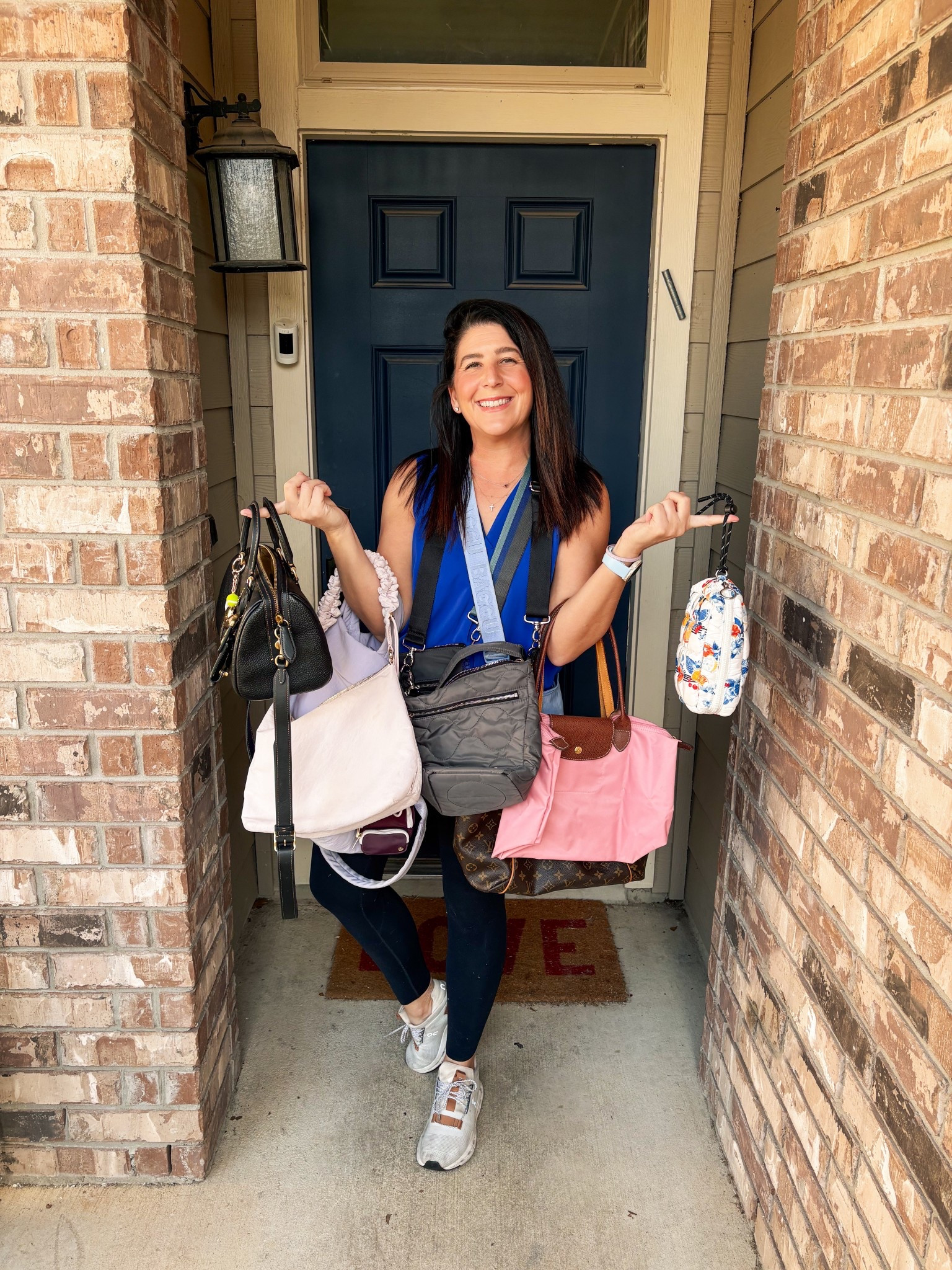 What’s in my bag Wednesday !

#LTKActive #LTKWorkwear #LTKmomlife