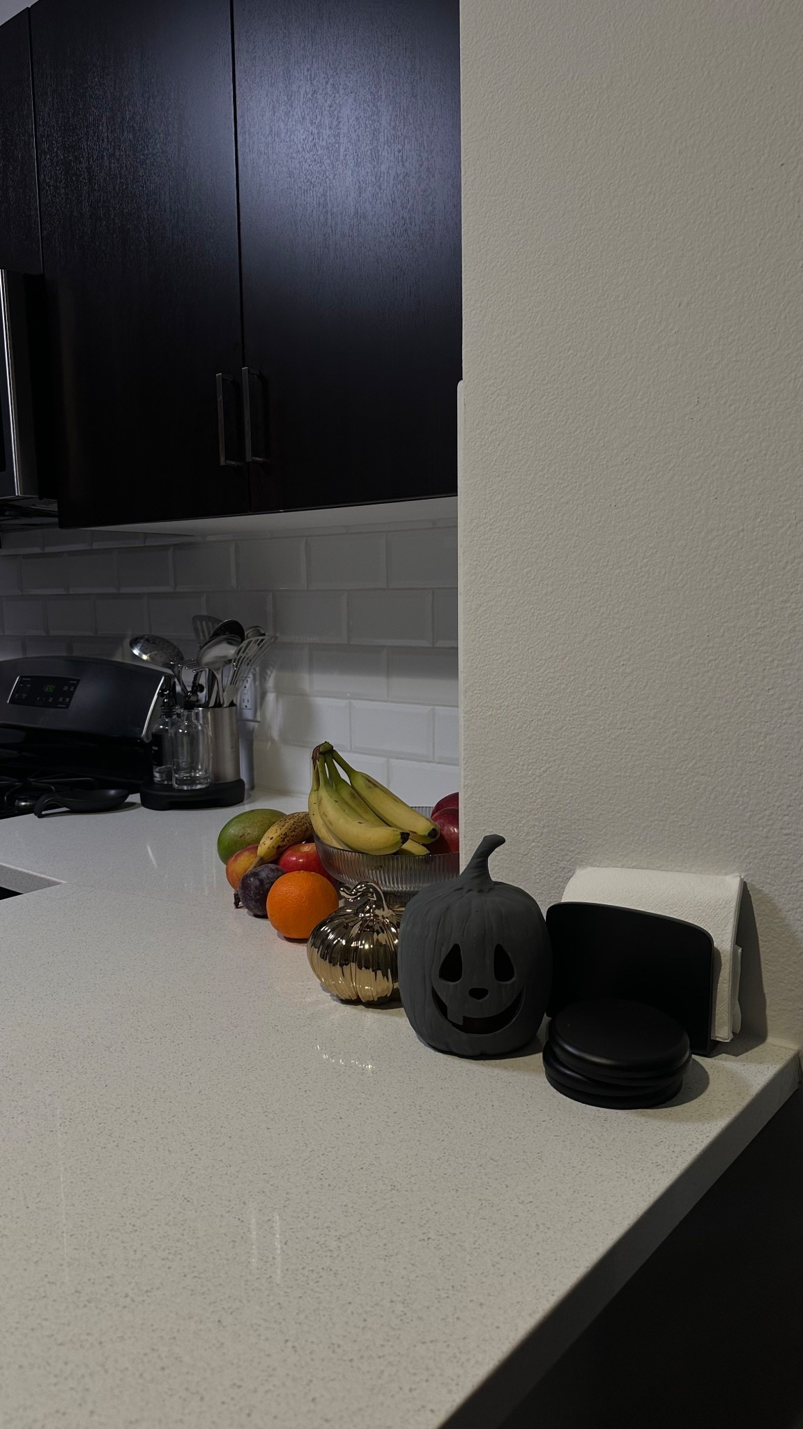 POV time to put up Halloween decor 🖤

#LTKSeasonal #LTKFindsUnder50 #LTKHome