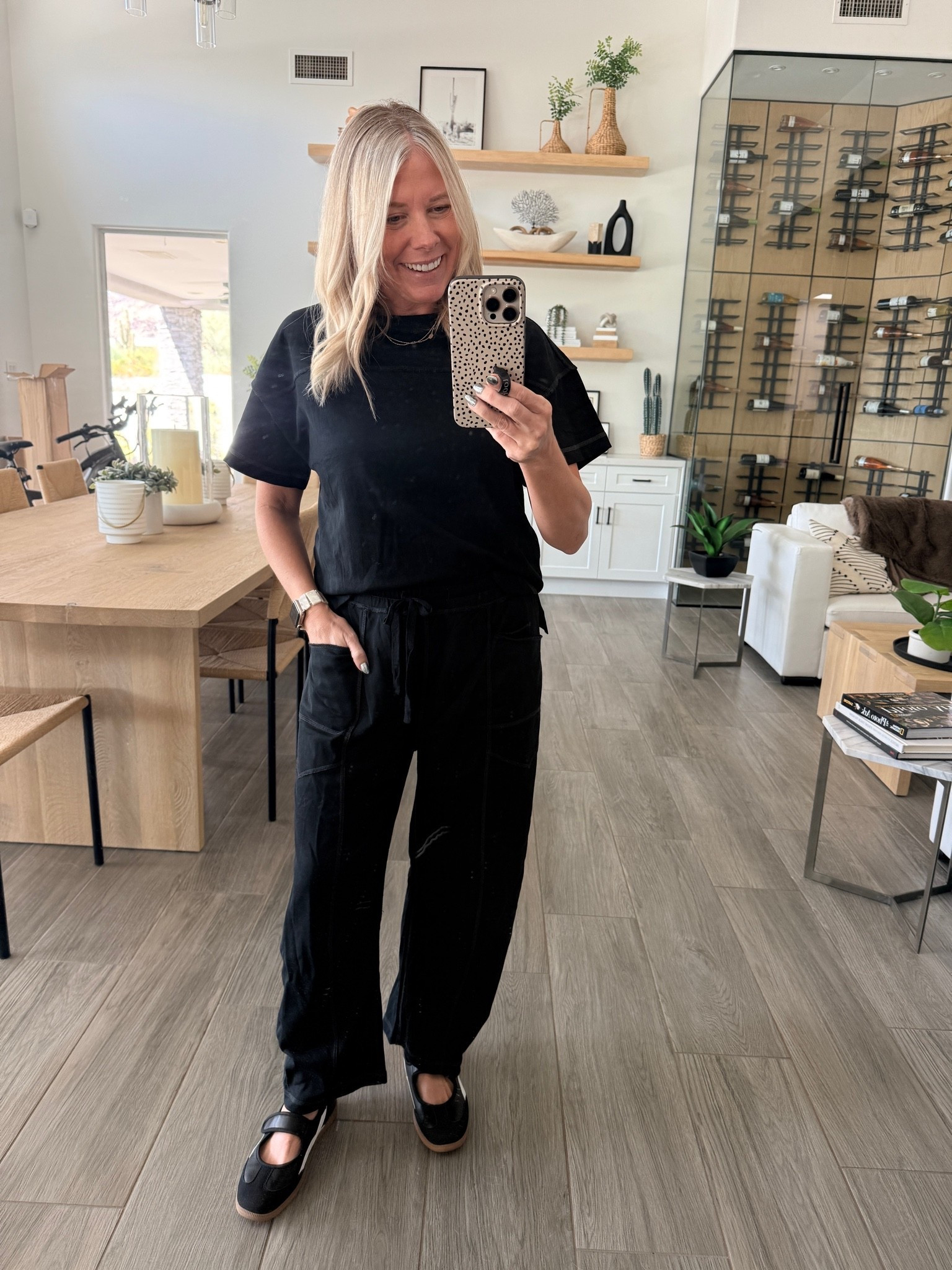 Size small black barrel pant set. Sneakers tts

#LTKOver40 #LTKootd #LTKdayinmylife