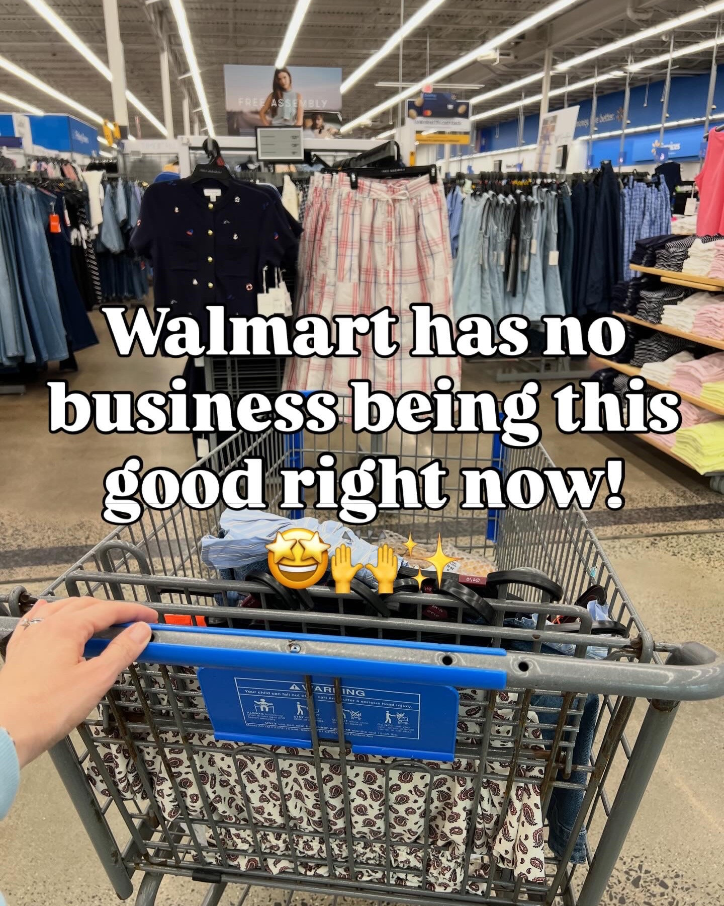 I had to get my car serviced today so I ended up going to a new-to-me Walmart and they had an amazing selection of new fashion and home arrivals! See for yourself… #walmartfashion #walmartfinds