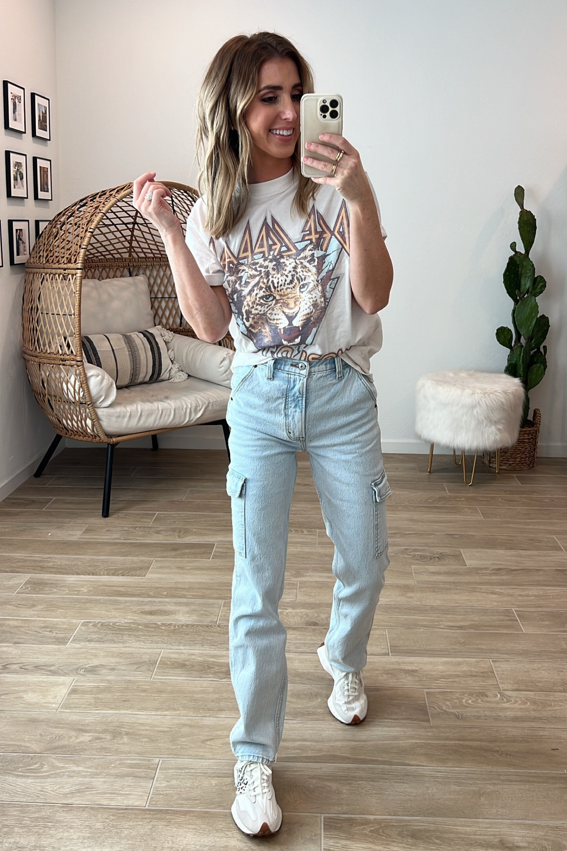 Abercrombie Graphic Tee & Baggy 90s Straight Jean. Wearing XS tee and 25 jeans. Part of LTK Day Sale!

#LTKstyletip #LTKSale #LTKFind