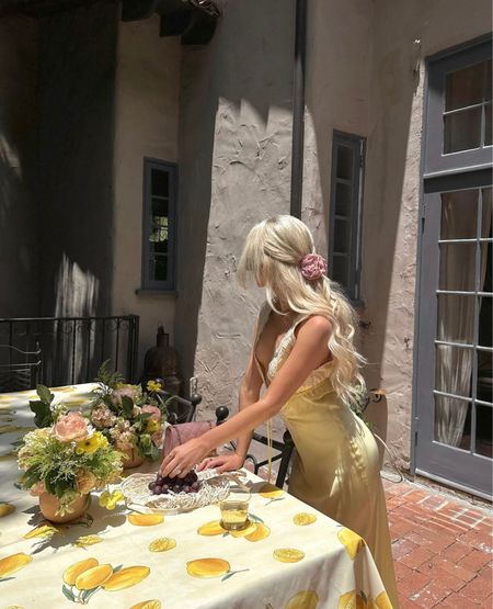 lemon girl 🍋🌸

Summer dress, summer outfit, pastels, pastels for summer, wedding guest dress

#LTKStyleTip #LTKWedding