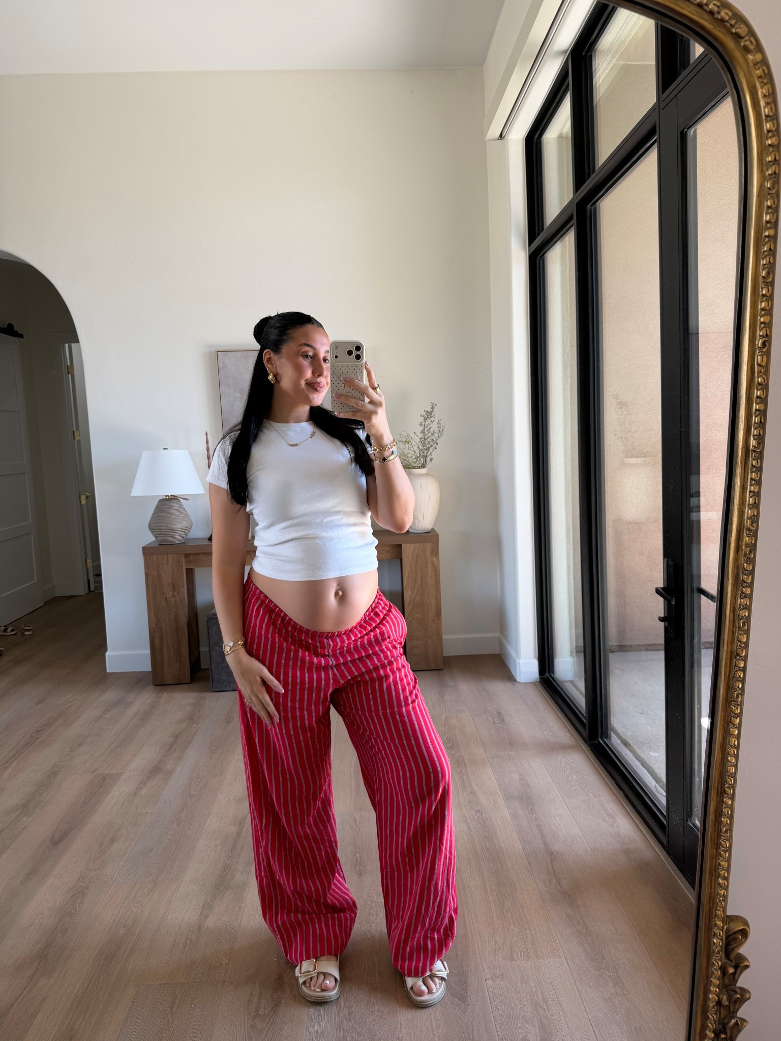 I’m 6ft tall so wearing a TALL in the pants and a size large so they can fit me postpartum! Wearing my normal size in the shirt 