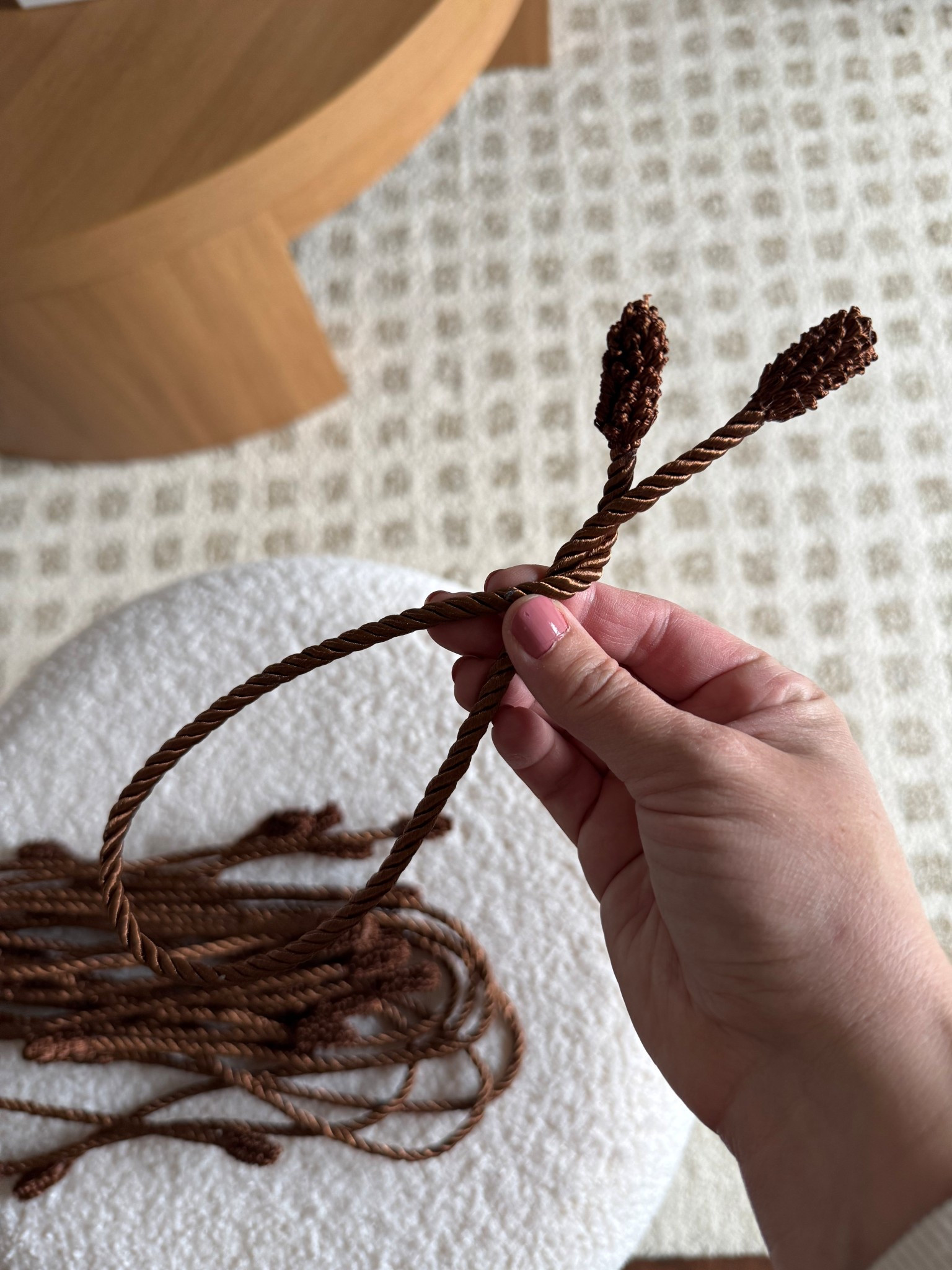 Absolutely love these garland ties! No scratches to banisters or railings 🙌🏻 

#LTKHome #LTKSeasonal #LTKHoliday