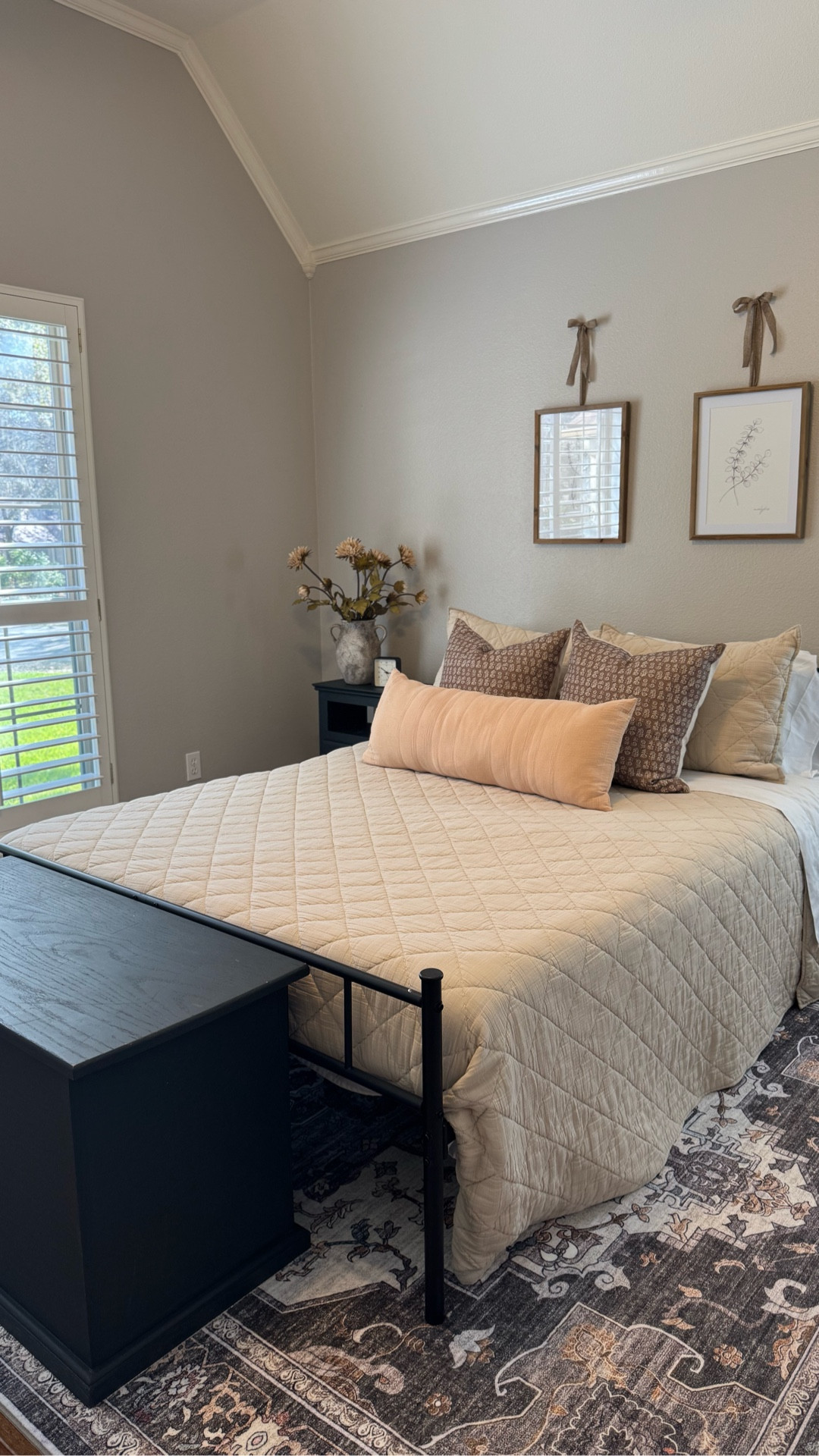 A little guest bedroom update 🌷
#guestbedroom #homedecor #bedroomdecor

#LTKFindsUnder50 #LTKHome