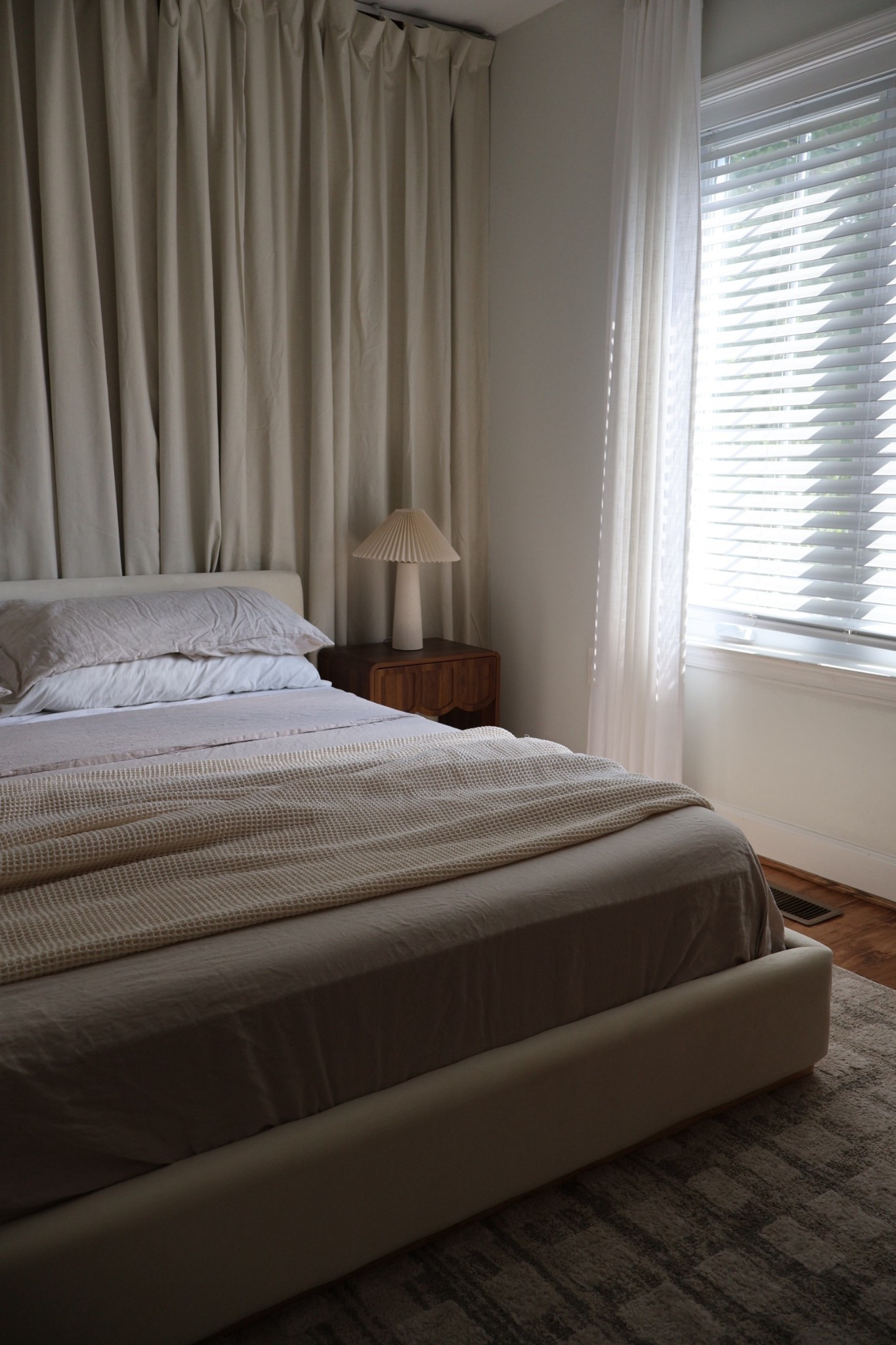 I can’t get over how cozy our bedroom feels! 😊

curtain wall, minimal bedroom, earthy home, neutral cozy home

#LTKSaleAlert #LTKHome #LTKSeasonal