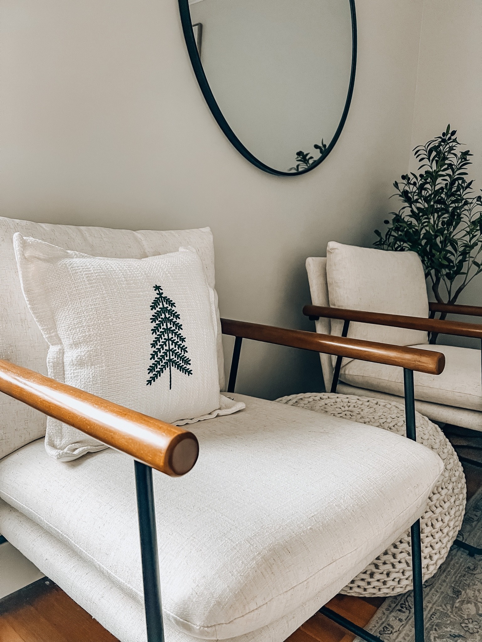 I grabbed this new Hearth & Hand with Magnolia pillow for our bedroom chairs to see if I liked it. It’s SO CUTE. I will be ordering another one for the other chair for Christmas. 

Magnolia, Hearth & Hand, Target, Holoday, Christmas, Tree, Pillow, Home Decor. 🌲🤍

#LTKHoliday #LTKunder100 #LTKhome