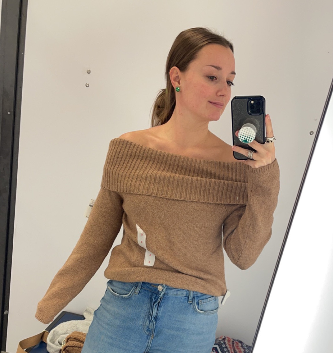 This off the shoulder sweater is 50% off and comes in different colors! So cute, I added it to my Kolekcja 
#salealert #sale #sweater

#LTKstyletip #LTKfindsunder50 #LTKsalealert