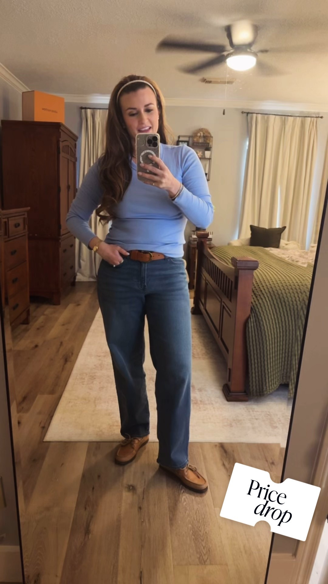 Sharing today’s OOTD! My top and jeans are on MAJOR sale! Everything fits TTS. Wearing a size medium in the shirt and size 10 in the jeans. Happy Shopping! 🛍️

#LTKSaleAlert #LTKgrwm #LTKMidsize