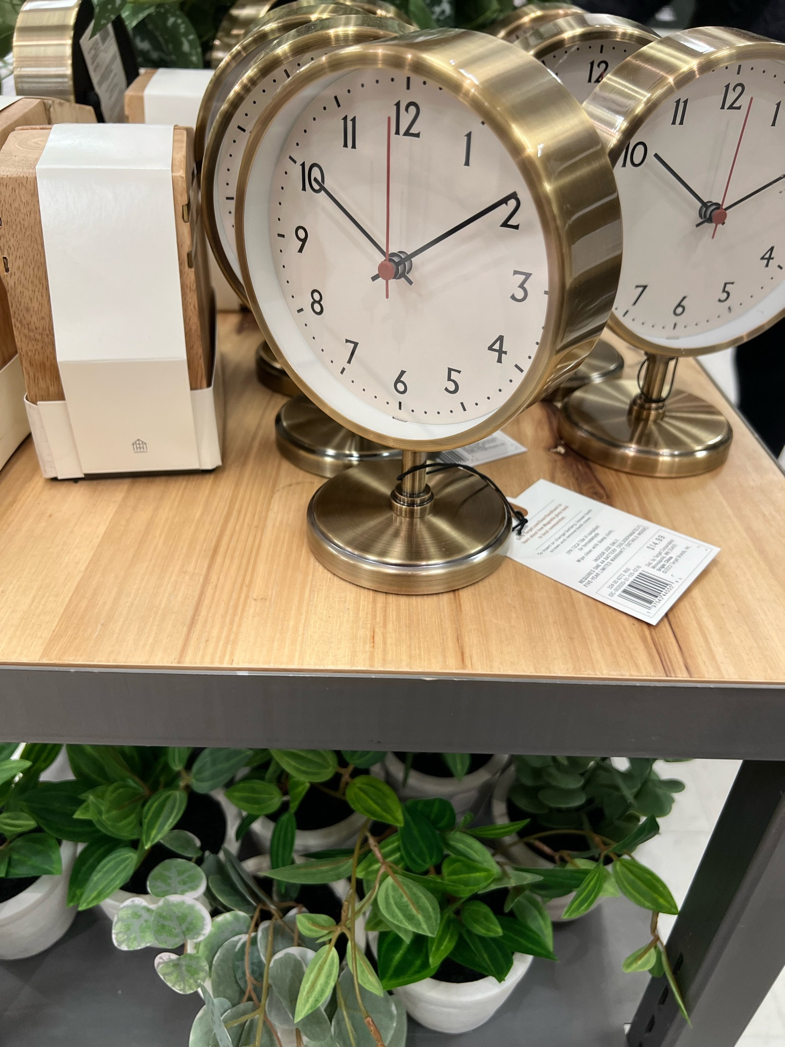 Vestigial clock from Target!

Hearth and hand
Brass clock
Office decor
Neutral office
Clock
Alarm clock
Brass home decor 

#LTKhome #LTKsale #LTKstyletip