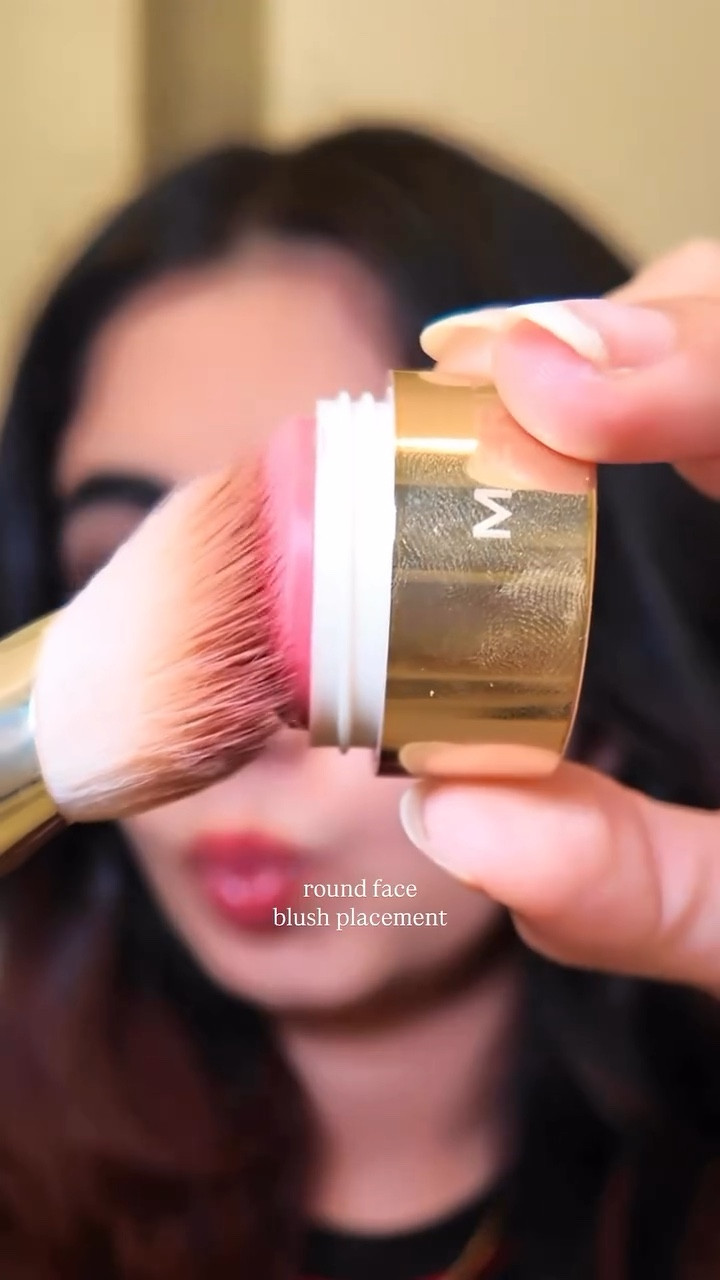 cute round face blush placement🍓

merit blush balm stockholm

@merit 

#blushbalm #blushplacement #roundfacemakeup #beautyhacks #beauty blush placement based on face type, blush placement for round faces #ugccreator #nycinfluencer #browngirlmakeup #makeupideas #explore #blushplacement #cuteblushplacement #blushhack