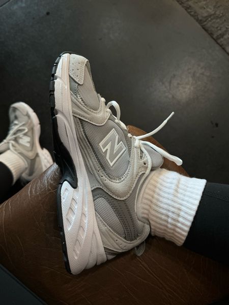 Loveeeee these shoes!! I have them in several colors but these are top 3😍 Size down half a size

Sneakers
Shoes
New balance  #ltkitbag #ltkshoecrush #ltktravel

#LTKSaleAlert #LTKBump #LTKFindsUnder100