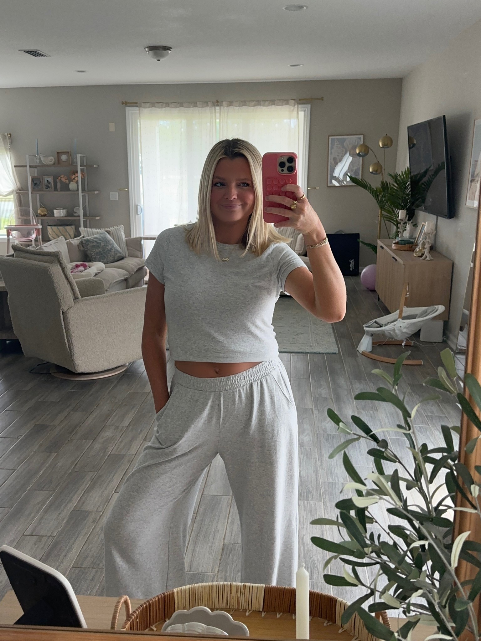 Abercrombie cozy / comfy outfit🤍

#LTKStyleTip #LTKActive #LTKSeasonal