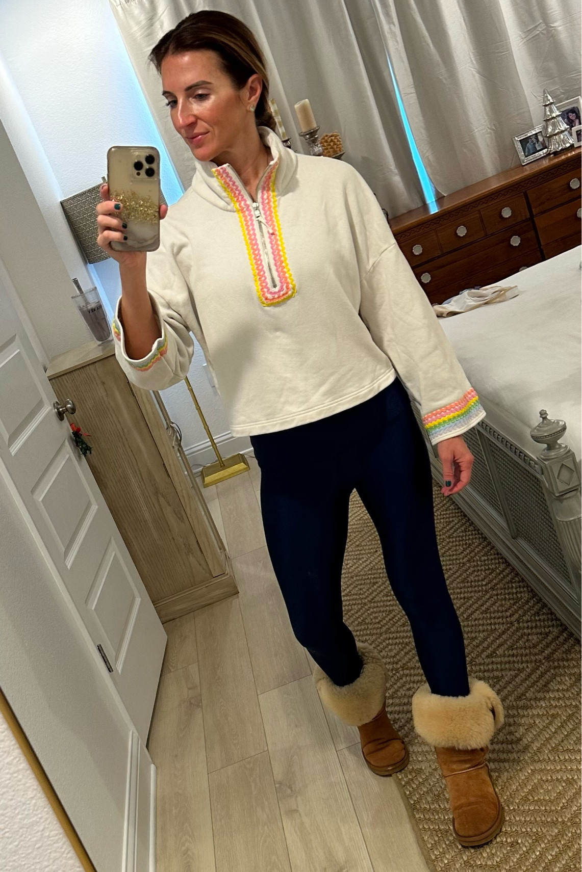 Navy shimmer leggings: https://emilyhsudesigns.com/products/navy-shimmer-sneaker-legging?variant=32394717659230&gclid=EAIaIQobChMIz_bKsou1gwMVn6BaBR3oOwEsEAQYASABEgKzEvD_BwE