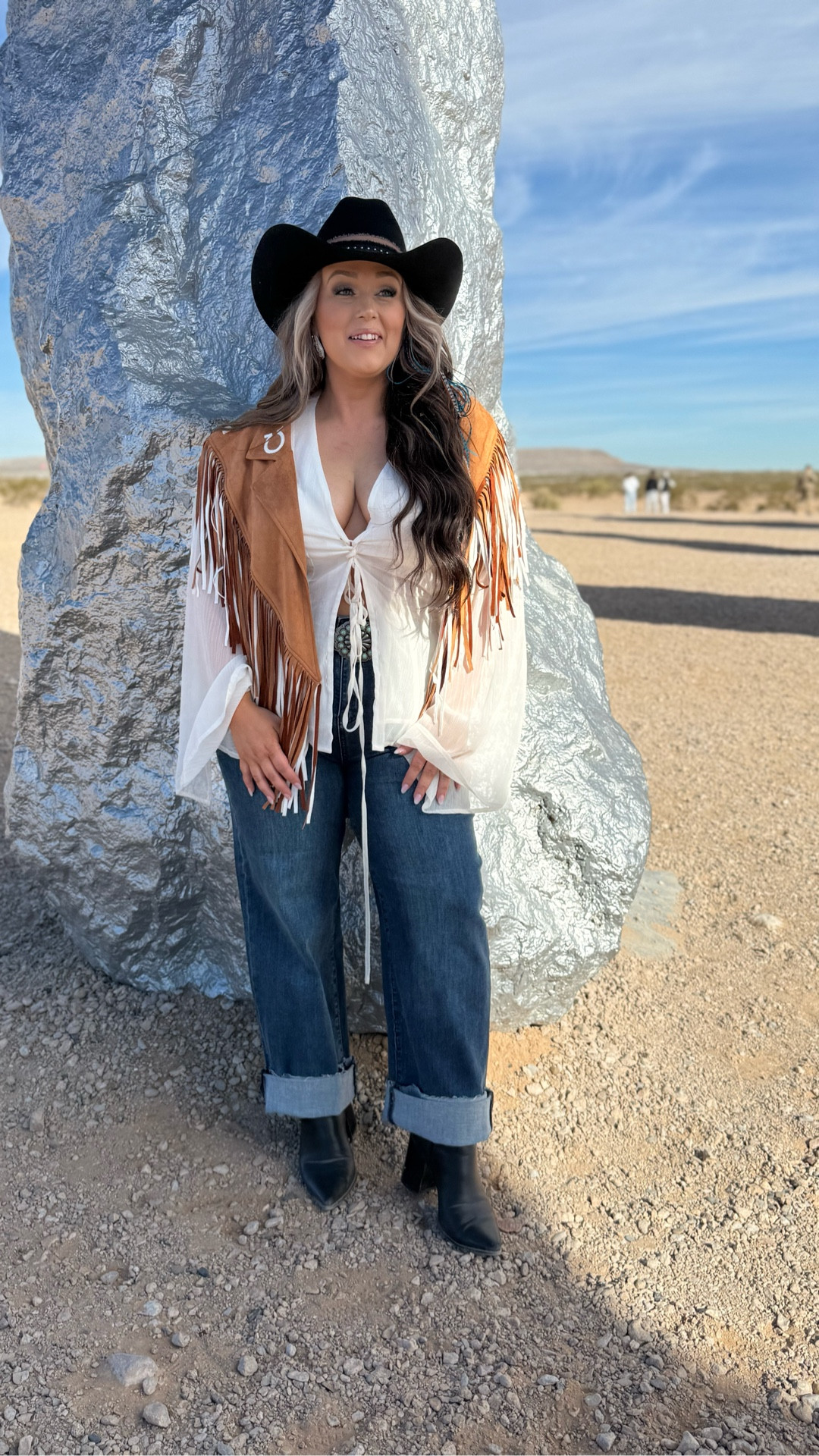 NFR round four day fit from @westernjunkieco and I’m living for this fringe vest from their newest collection.😍

#NFR2025 #NFRFashion #NFROutfit #VegasNights
#WesternFashion #WesternLooks #CowgirlOOTD
#WesternInfluencer #VegasCreator
#WesternWearDaily #CowgirlStyle #RodeoOutfits
#WesternBoutique #OOTDReels #TrendReels #NFRMemorialNight