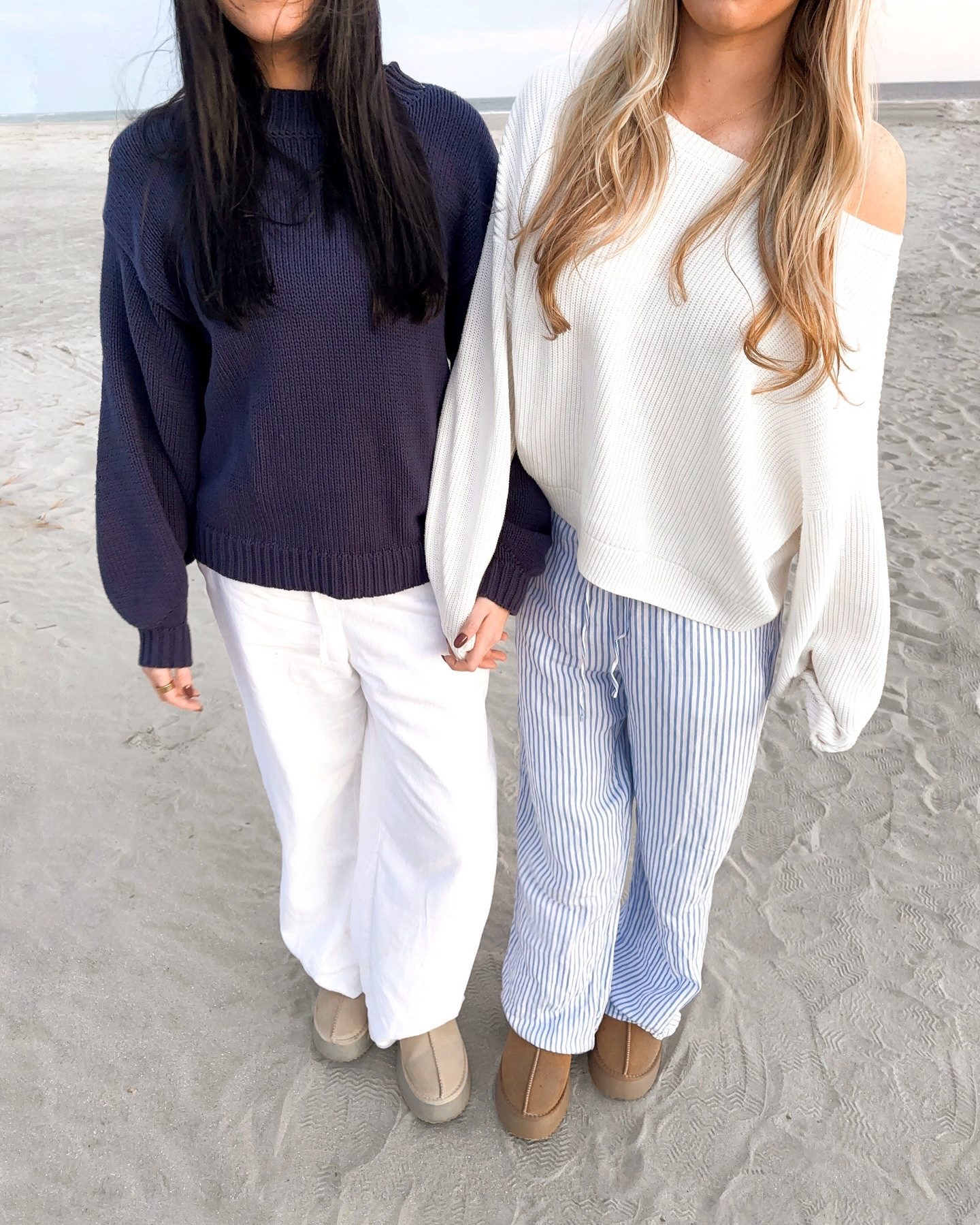 little life update 🩵🏝️🌞
White sweater is from Hollister! Out of stock:( 
White an blue pants are the same link!