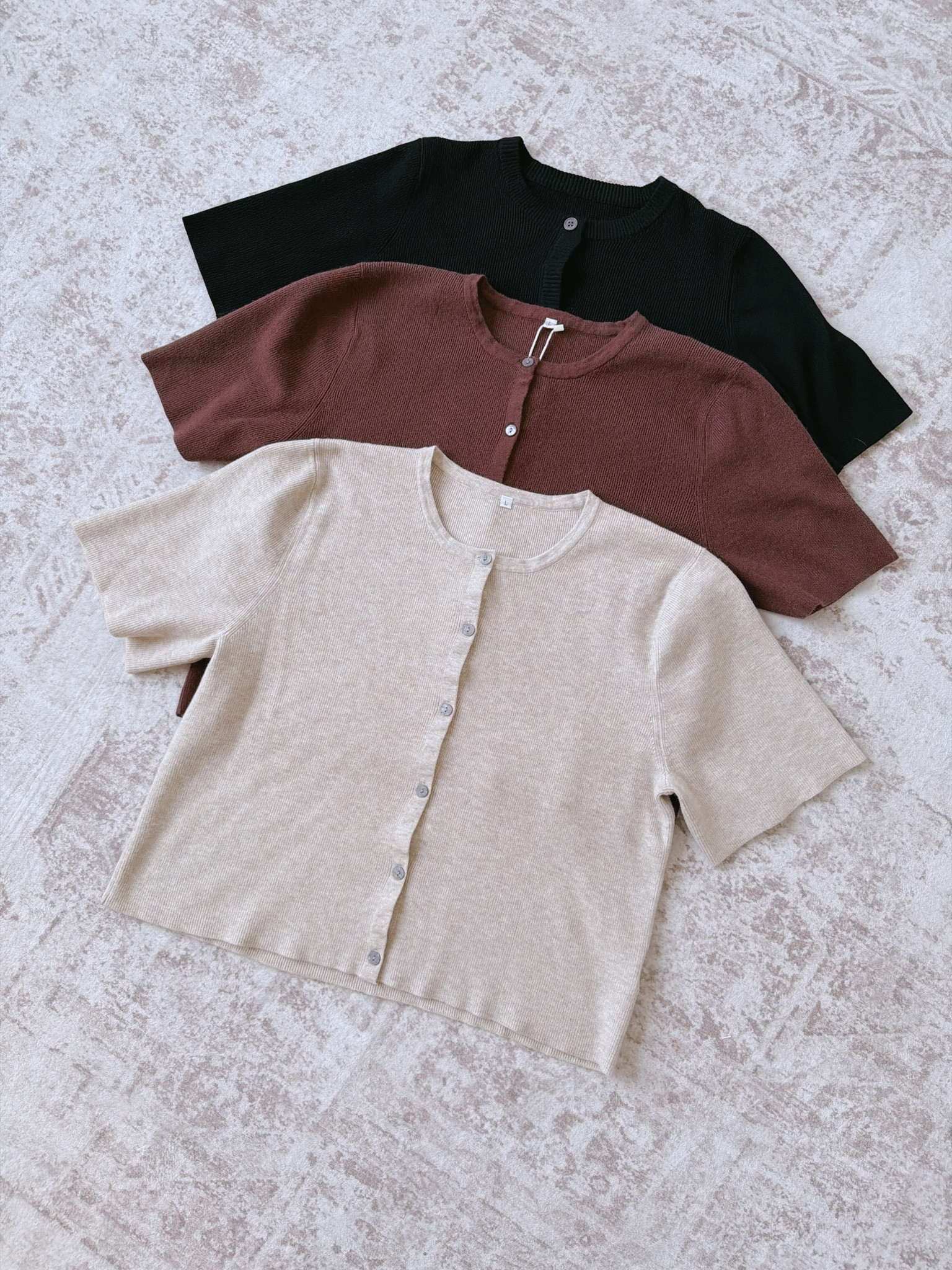 Can't resist a good short sleeve cardigan.. such an upgrade from a basic tee! 

 #LTKootd #LTKmomlife #LTKMidsize