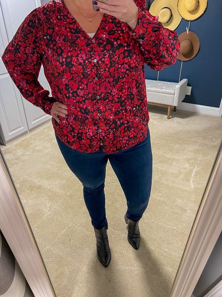 Plus size office outfit 

Dark wash jeans with a gorgeous floral blouse and black booties. 

Plus size office outfit | office outfit idea | plus size work wear | what to wear to work | business casual | jeans outfit | size 18 | size 20 

#LTKover40 #LTKworkwear #LTKplussize