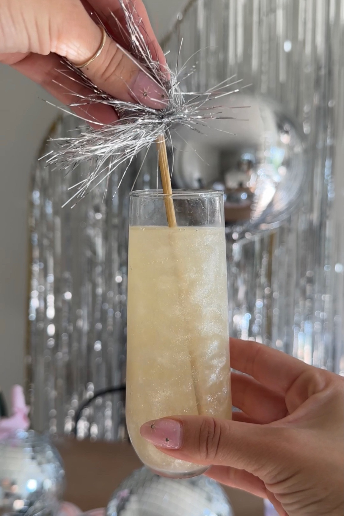 Edible glitter for New Year’s Eve party

#LTKparties #LTKSeasonal #LTKHoliday